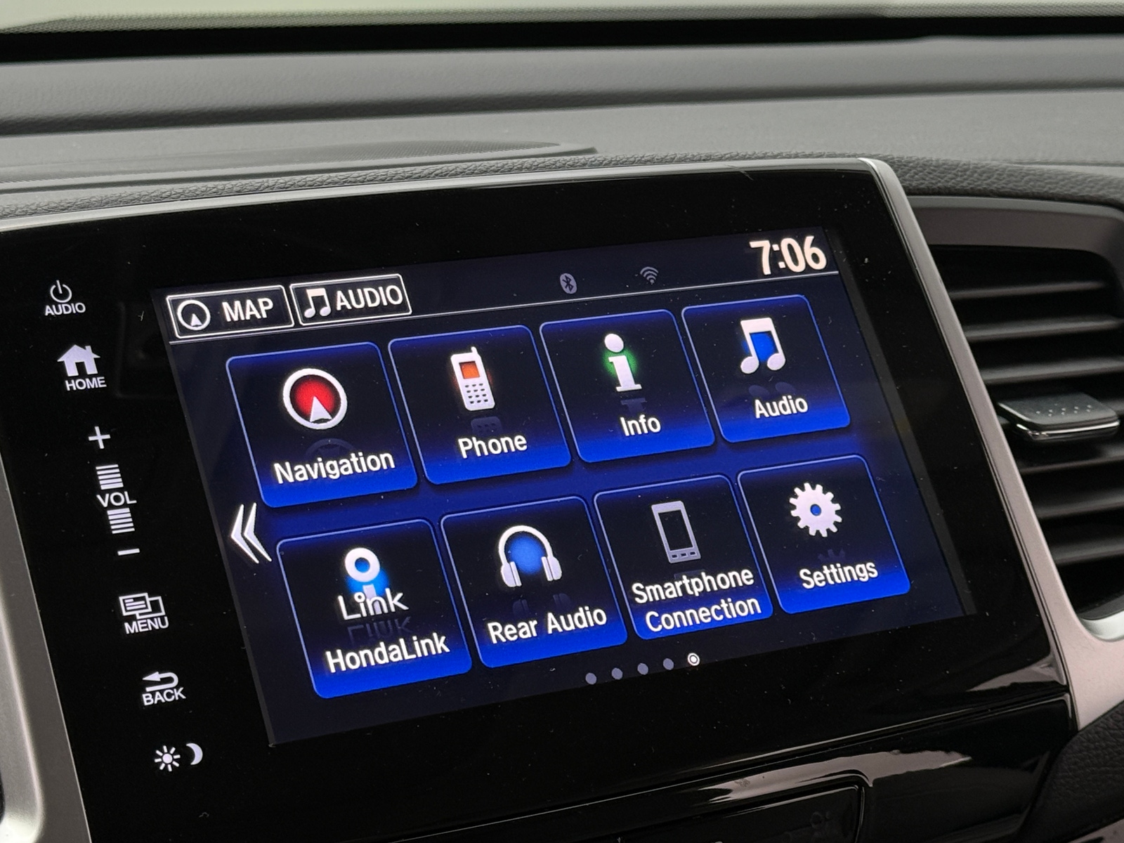 Thumbnail: 2017 Honda Pilot - 3