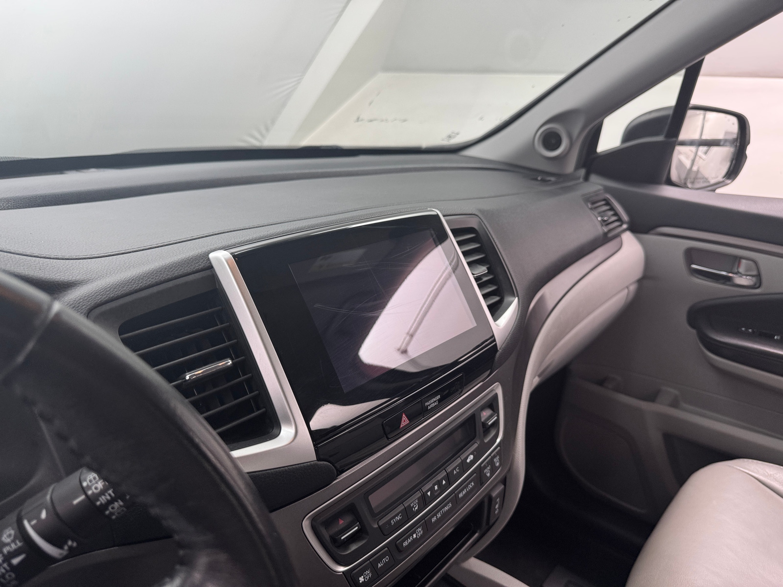 Thumbnail: 2018 Honda Pilot - 3