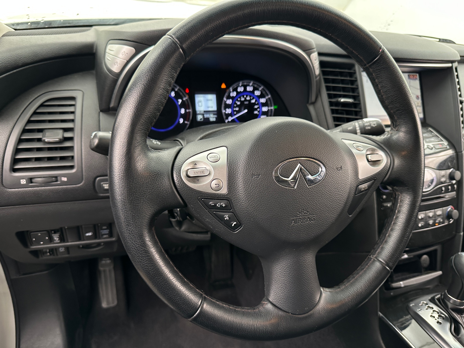 Thumbnail: 2017 INFINITI QX70 - 4