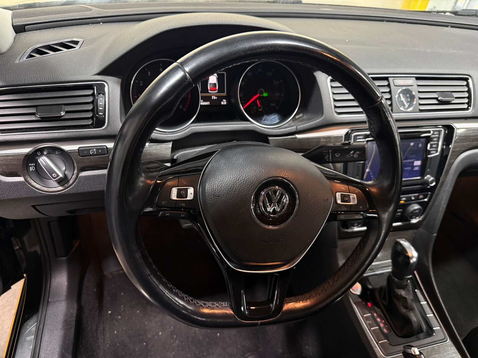 Thumbnail: 2017 Volkswagen Passat - 4