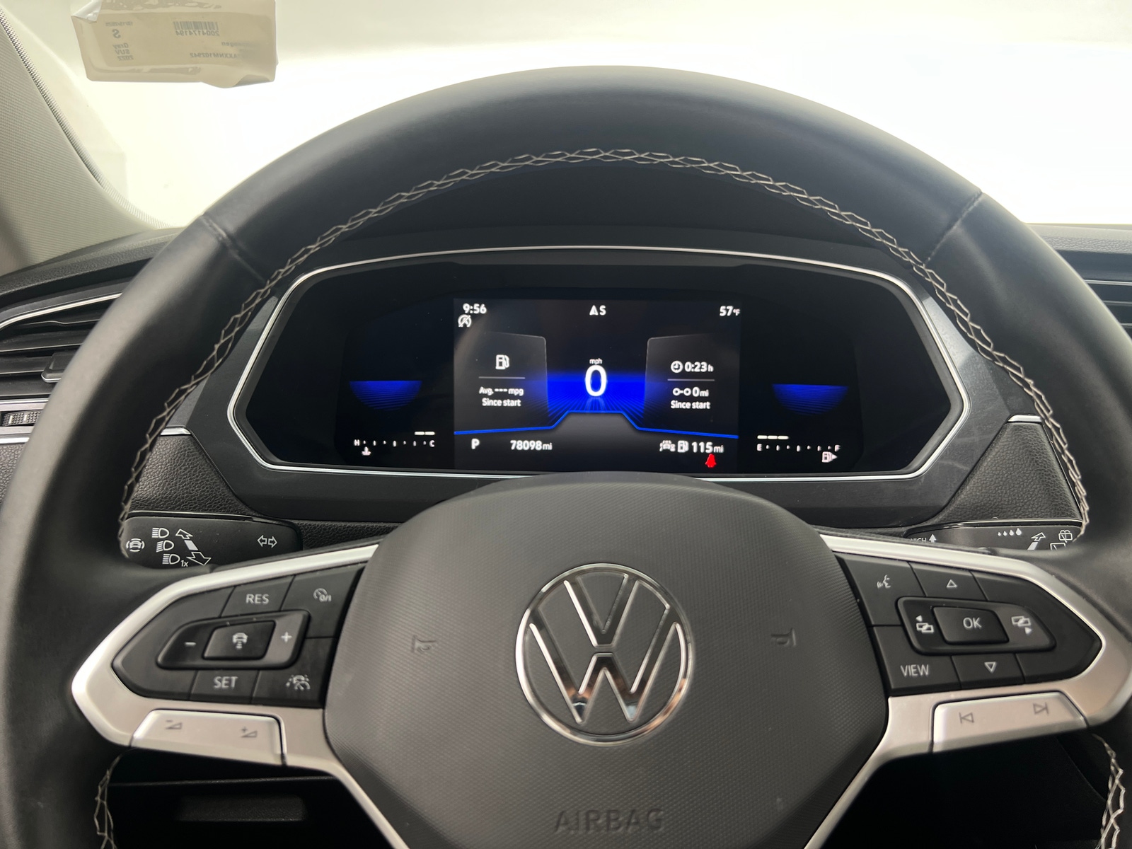 Thumbnail: 2022 Volkswagen Tiguan - 4