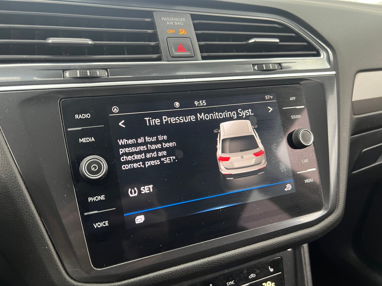 Thumbnail: 2022 Volkswagen Tiguan - 3