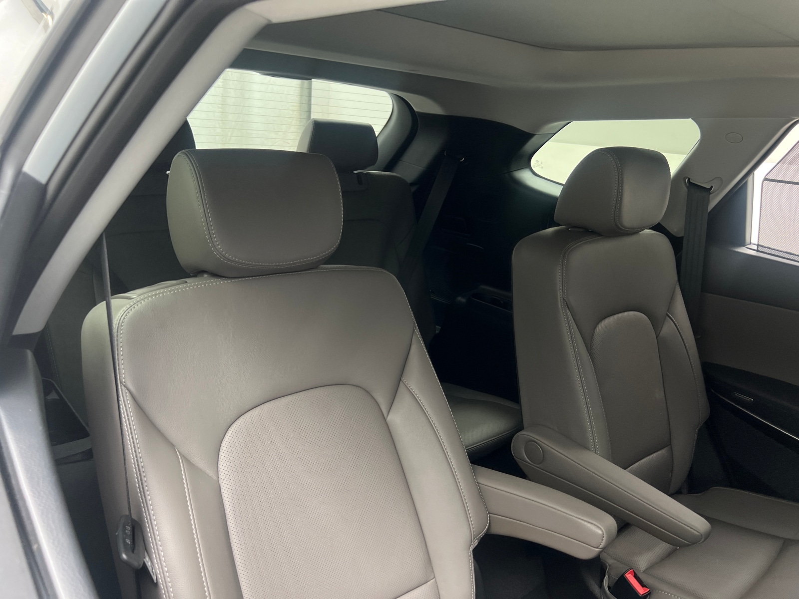 Thumbnail: 2017 Hyundai Santa Fe - 5