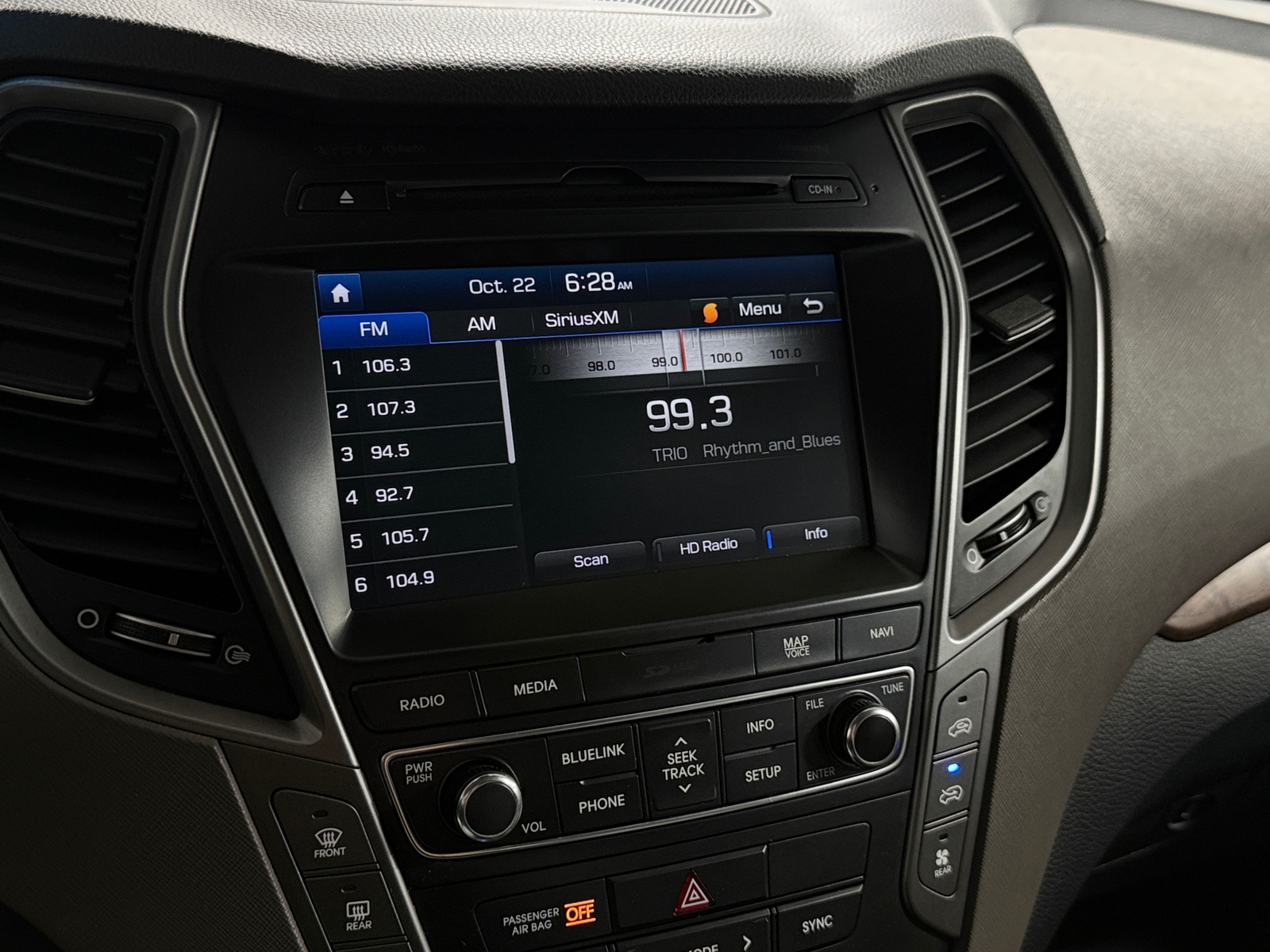 Thumbnail: 2017 Hyundai Santa Fe - 3