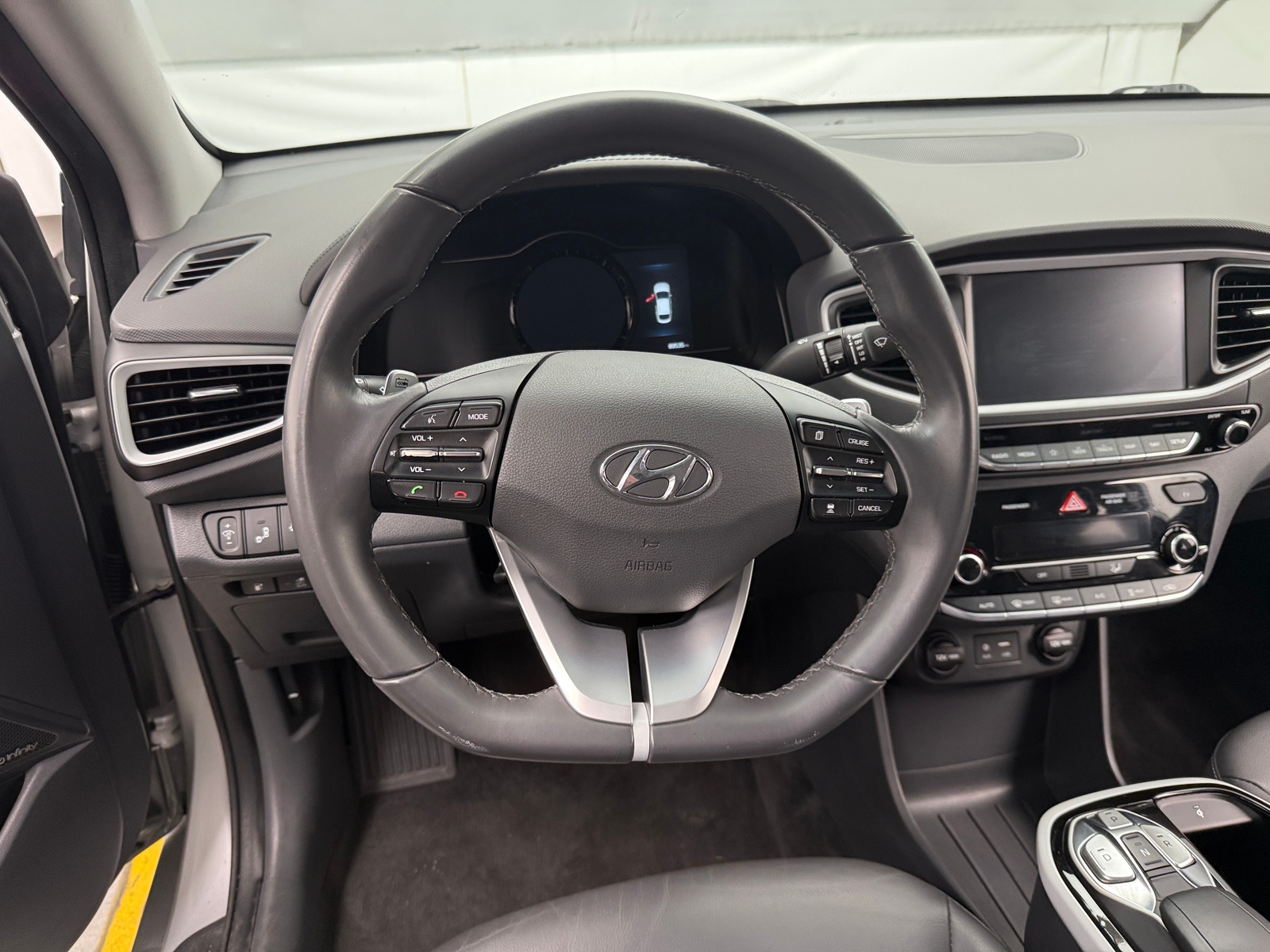Thumbnail: 2019 Hyundai Ioniq - 4