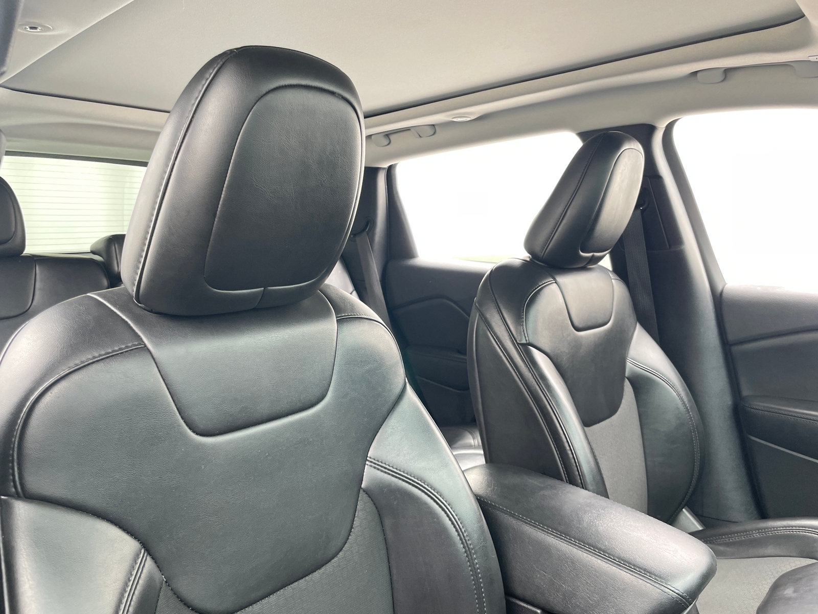 Thumbnail: 2019 Jeep Cherokee - 2