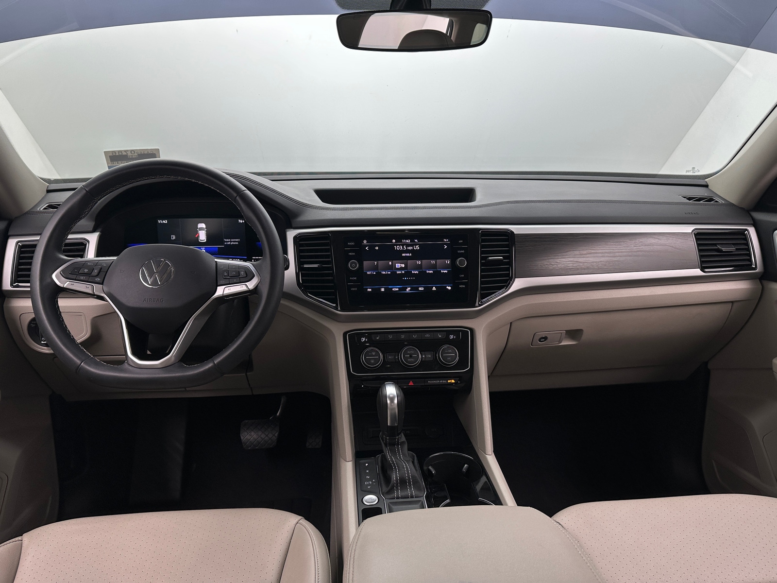 Thumbnail: 2022 Volkswagen Atlas - 3