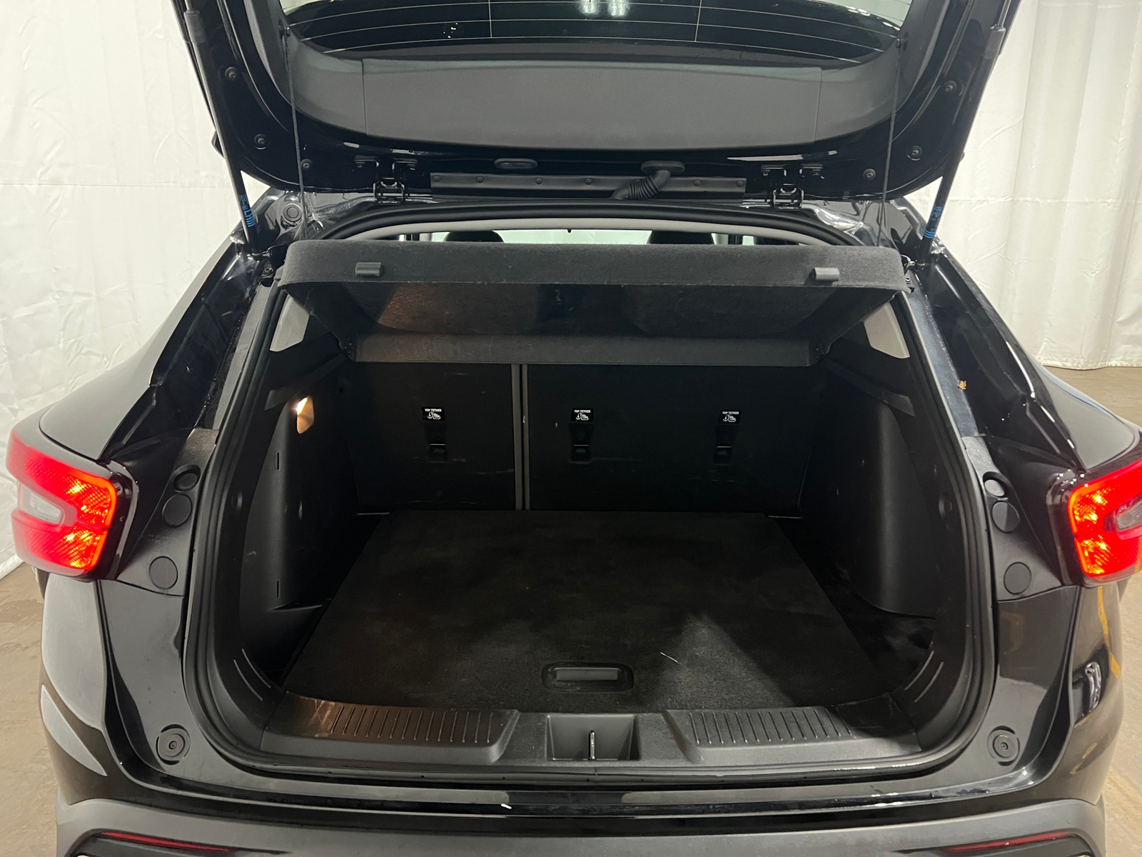 Thumbnail: 2024 Chevrolet Trax - 6