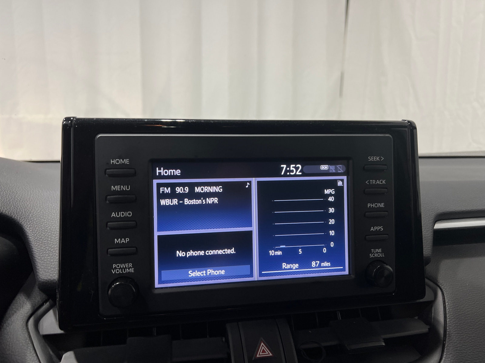 Thumbnail: 2019 Toyota RAV4 - 4