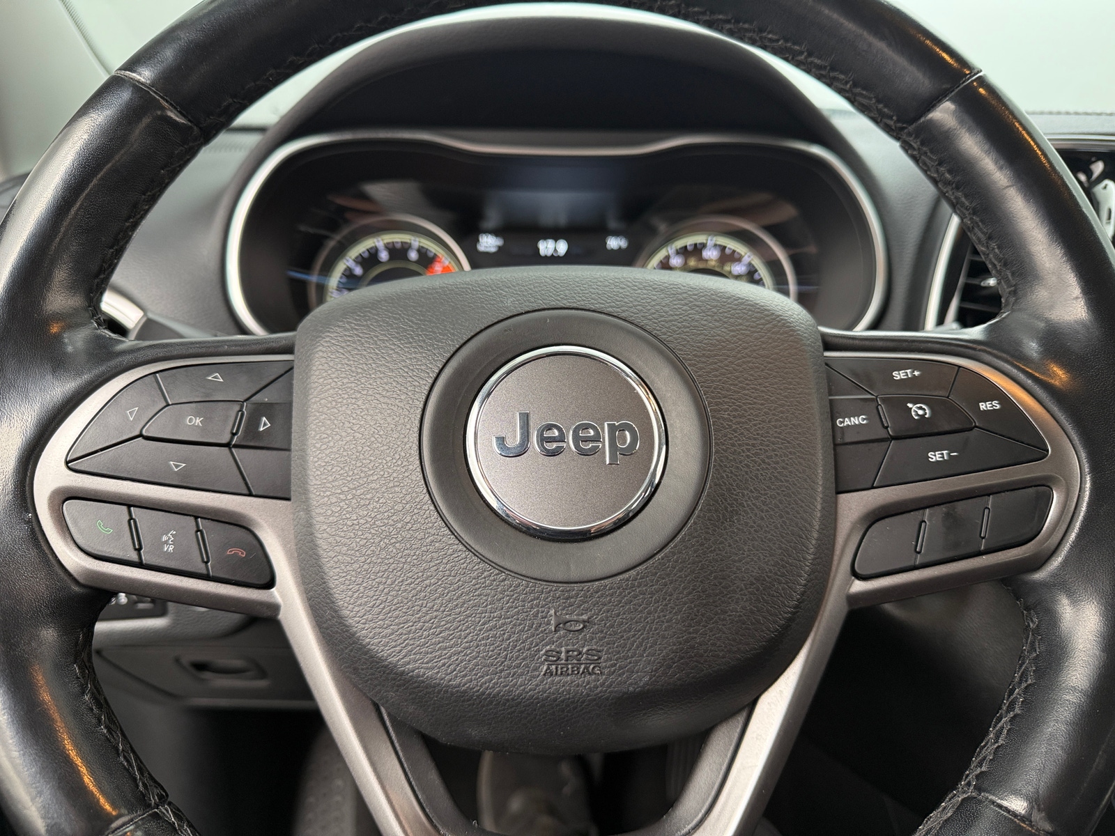 Thumbnail: 2020 Jeep Cherokee - 4