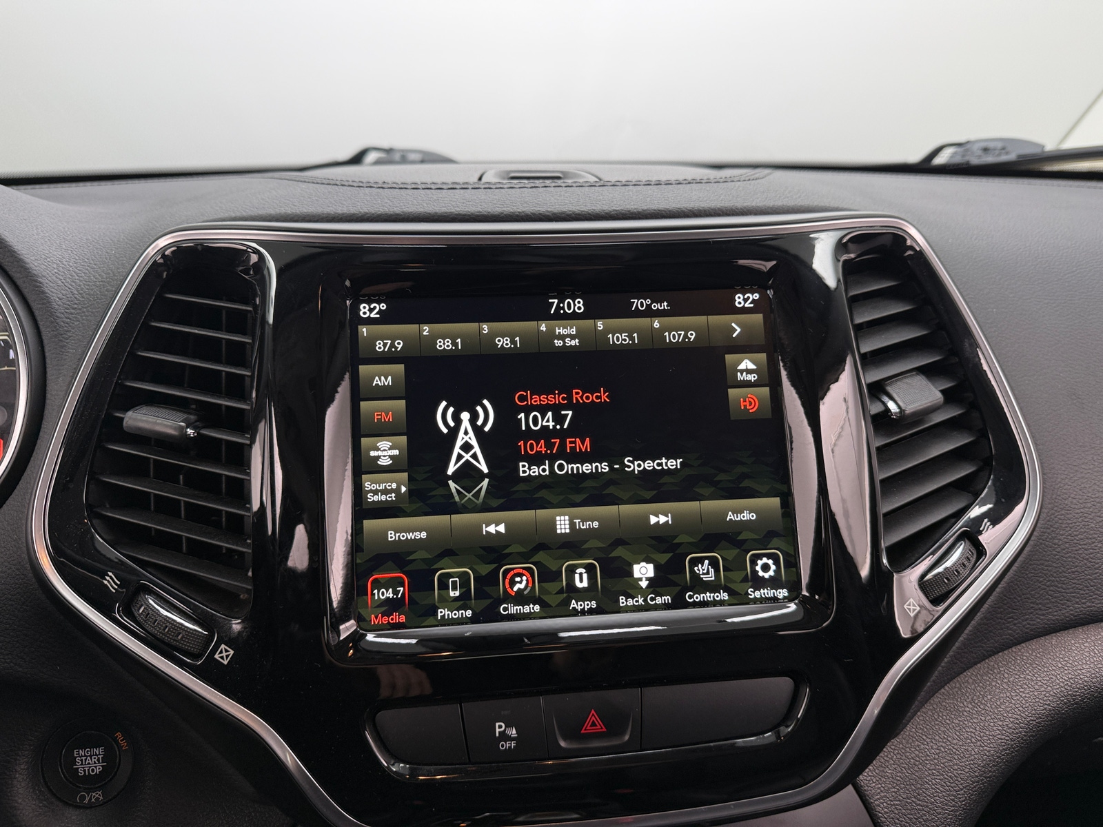Thumbnail: 2020 Jeep Cherokee - 3