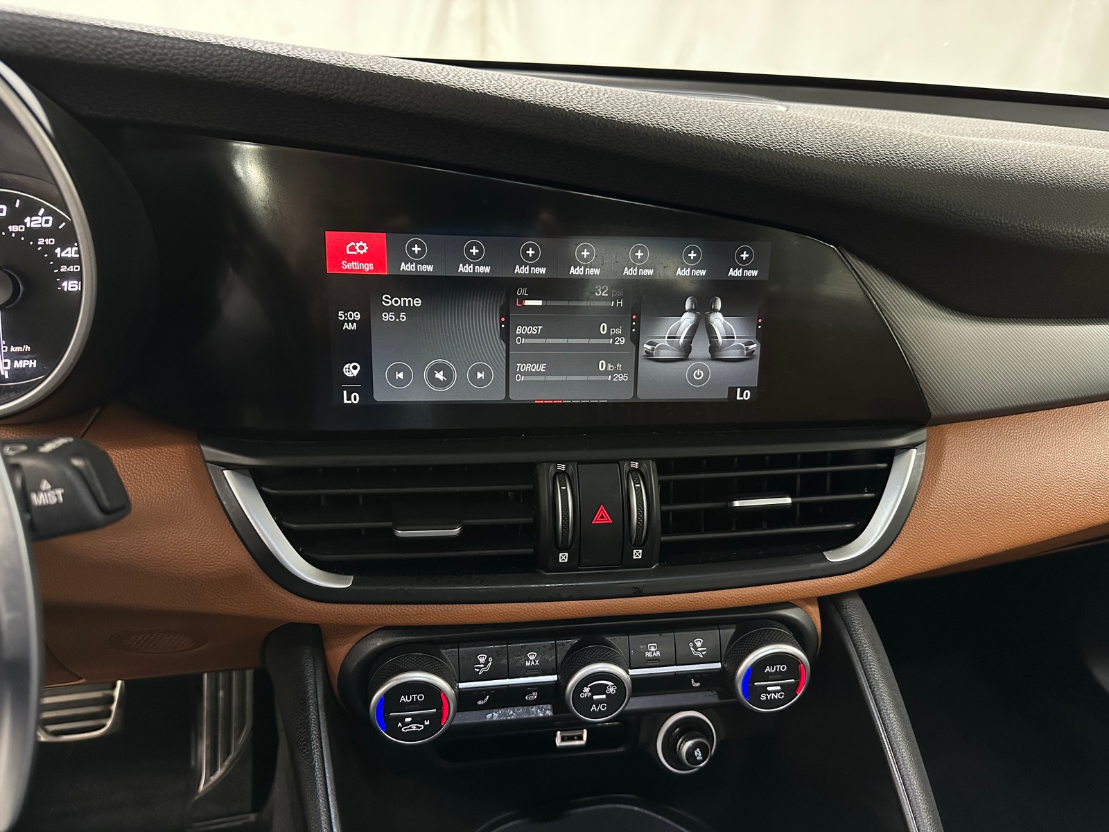 Thumbnail: 2020 Alfa Romeo Giulia - 3