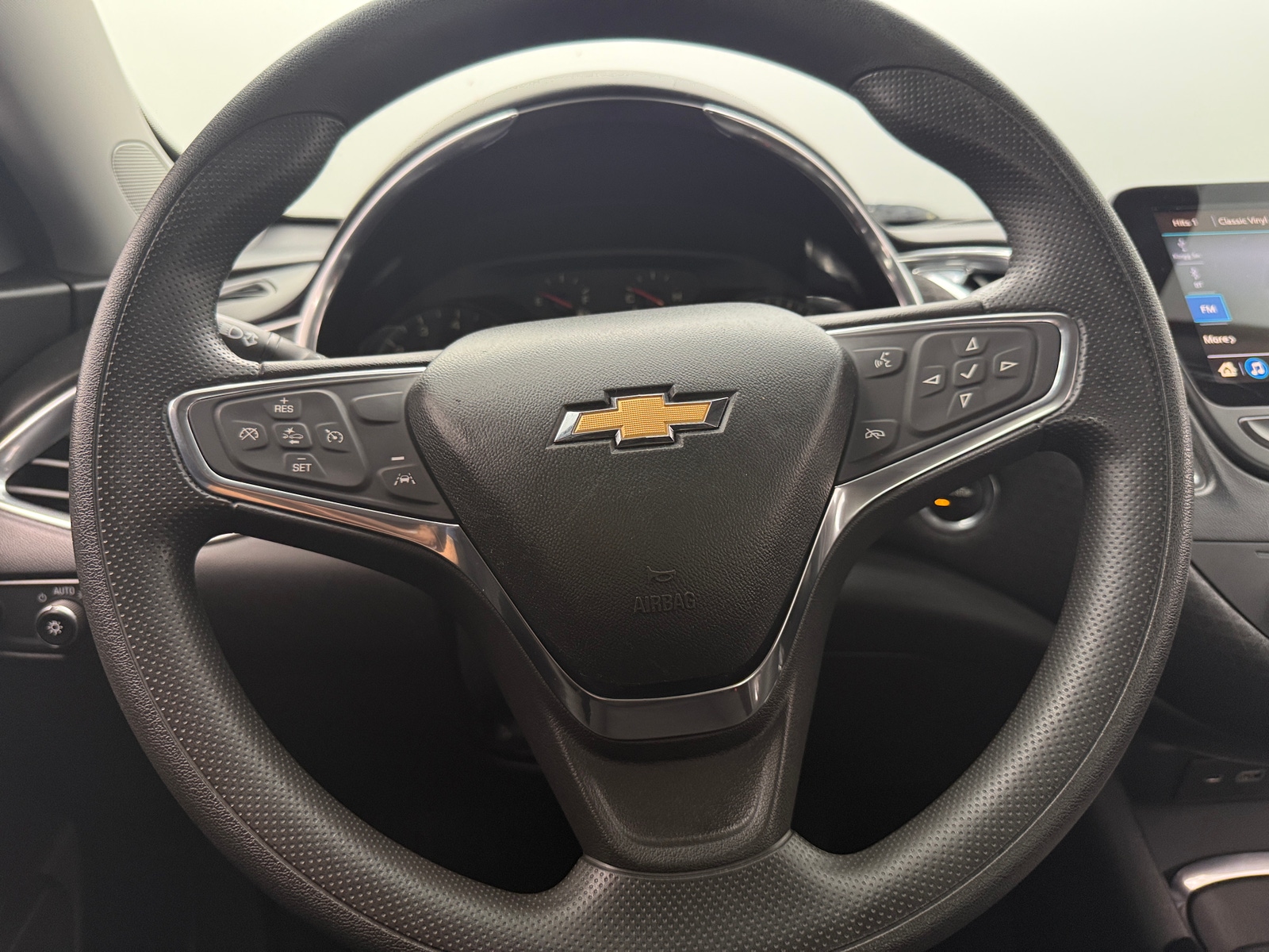 Thumbnail: 2020 Chevrolet Malibu - 5