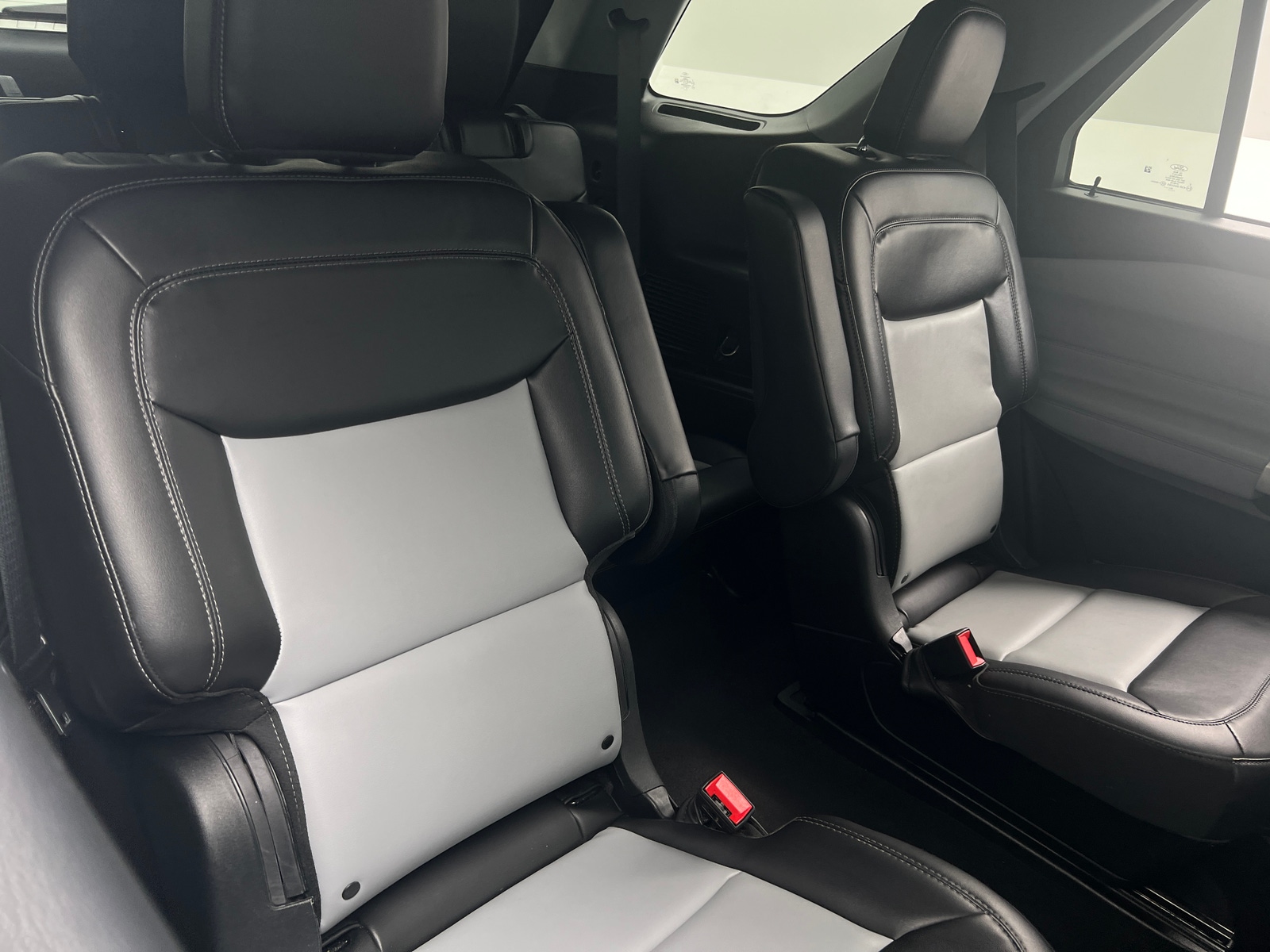 Thumbnail: 2022 Ford Explorer - 6