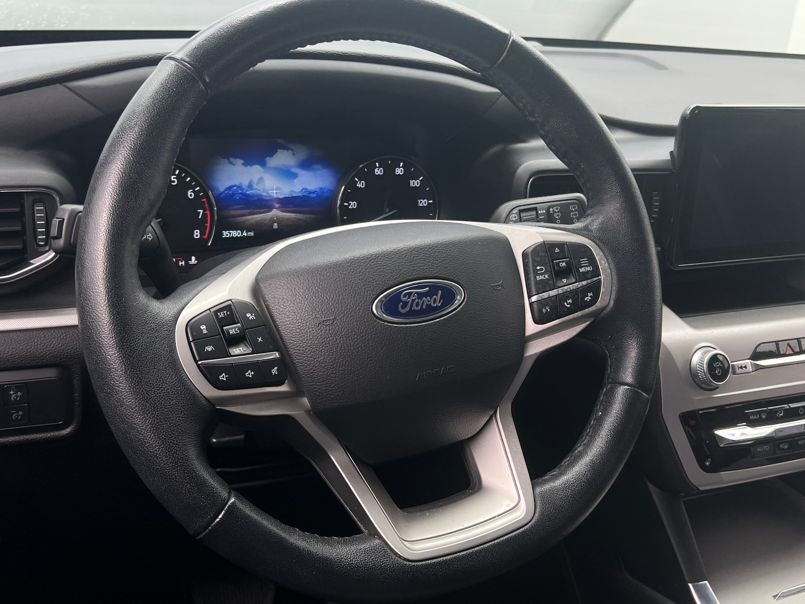 Thumbnail: 2022 Ford Explorer - 5