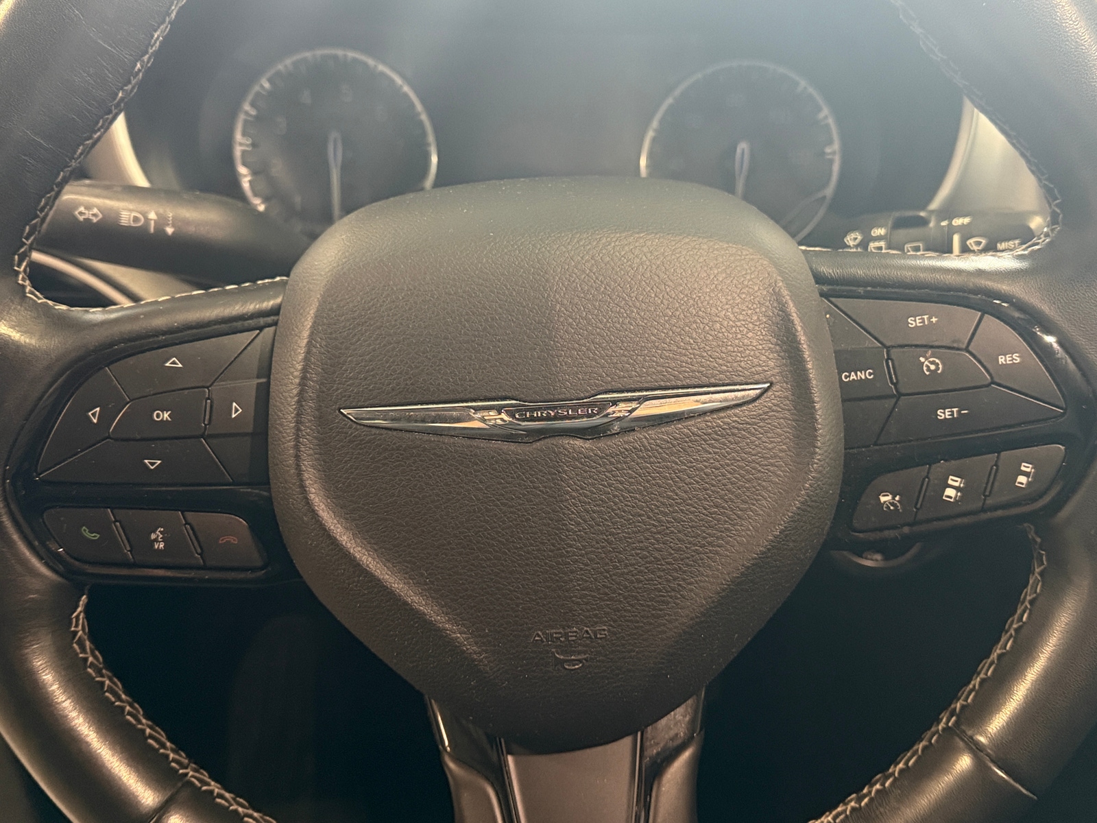 Thumbnail: 2020 Chrysler Pacifica - 4