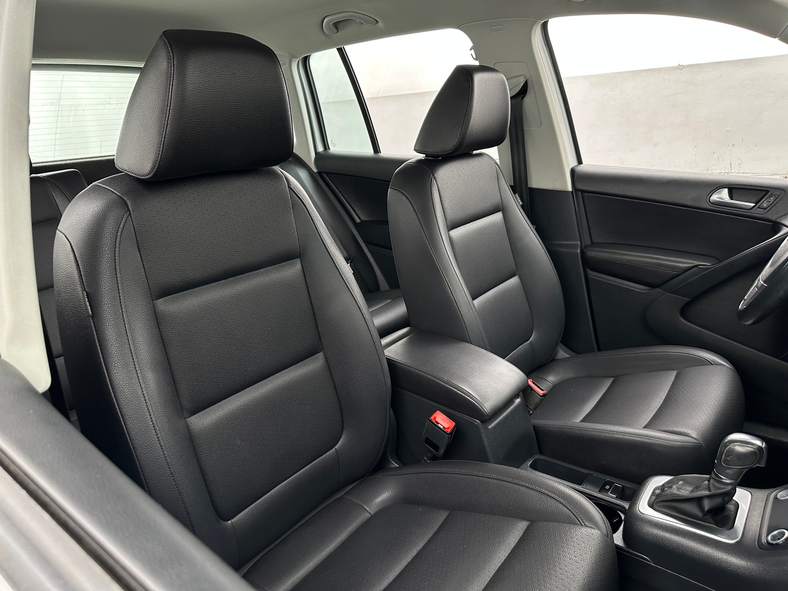 Thumbnail: 2016 Volkswagen Tiguan - 2