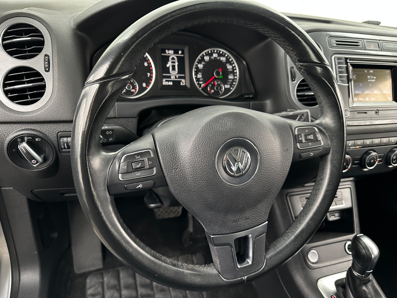 Thumbnail: 2016 Volkswagen Tiguan - 5