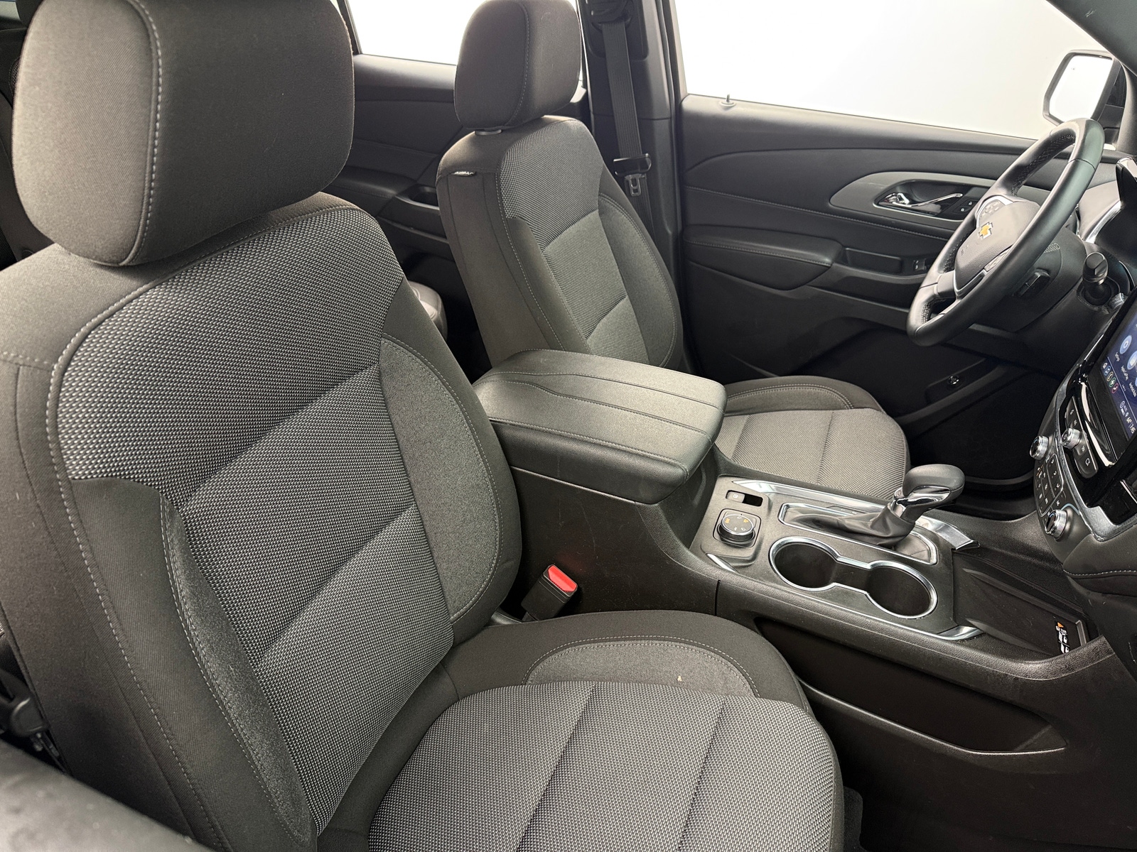Thumbnail: 2023 Chevrolet Traverse - 2