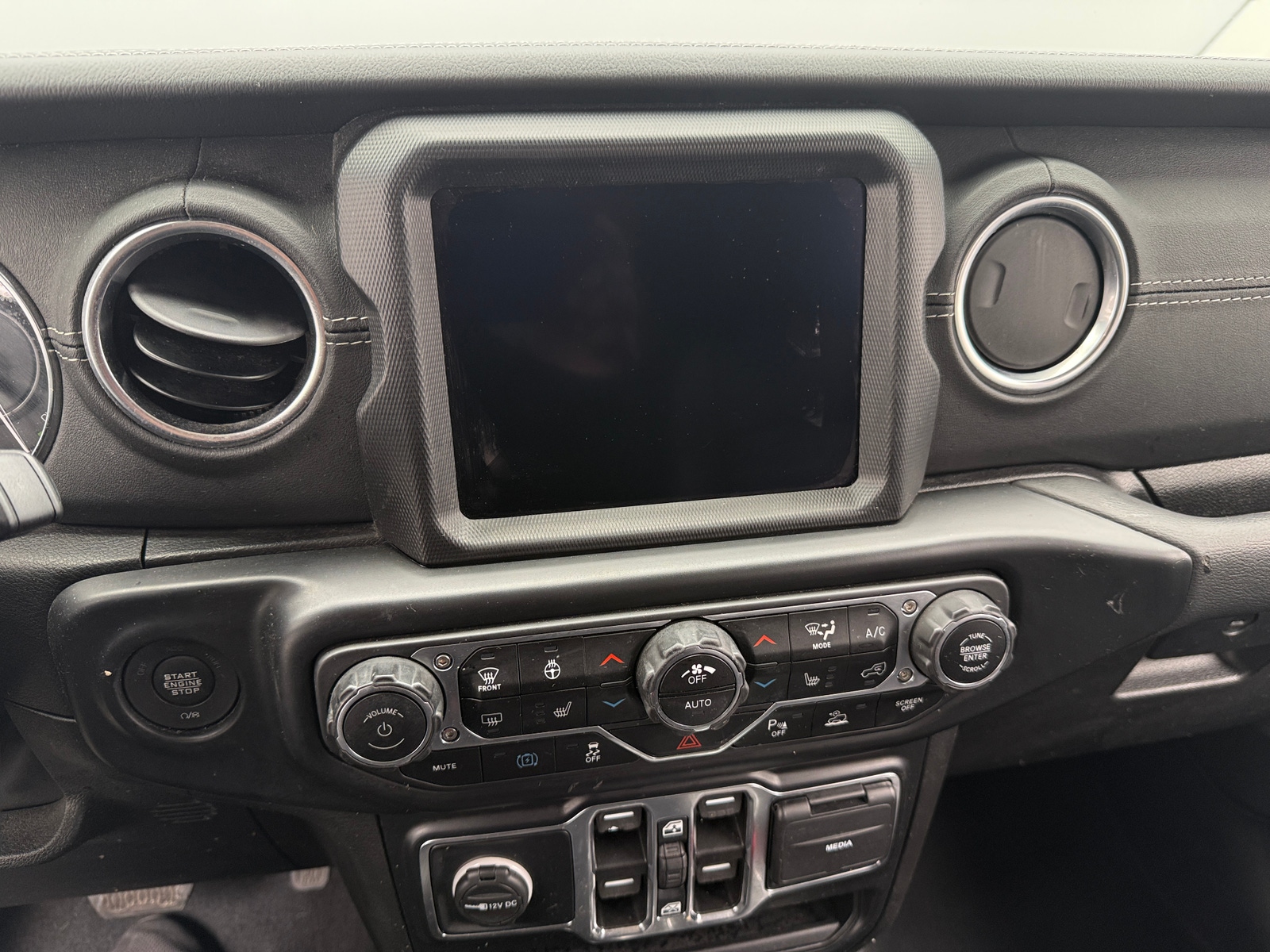 Thumbnail: 2022 Jeep Wrangler - 3