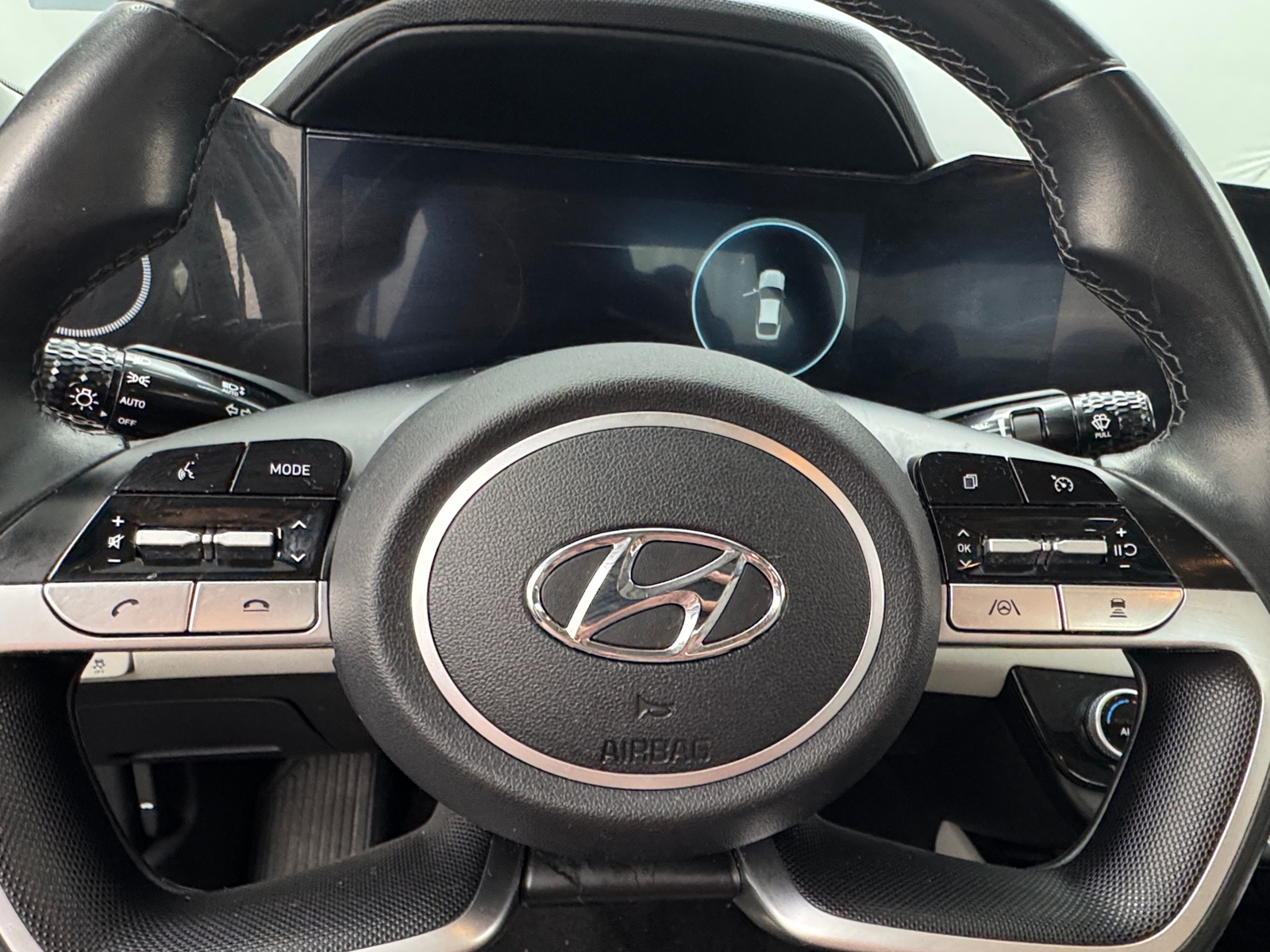 Thumbnail: 2023 Hyundai Elantra - 4