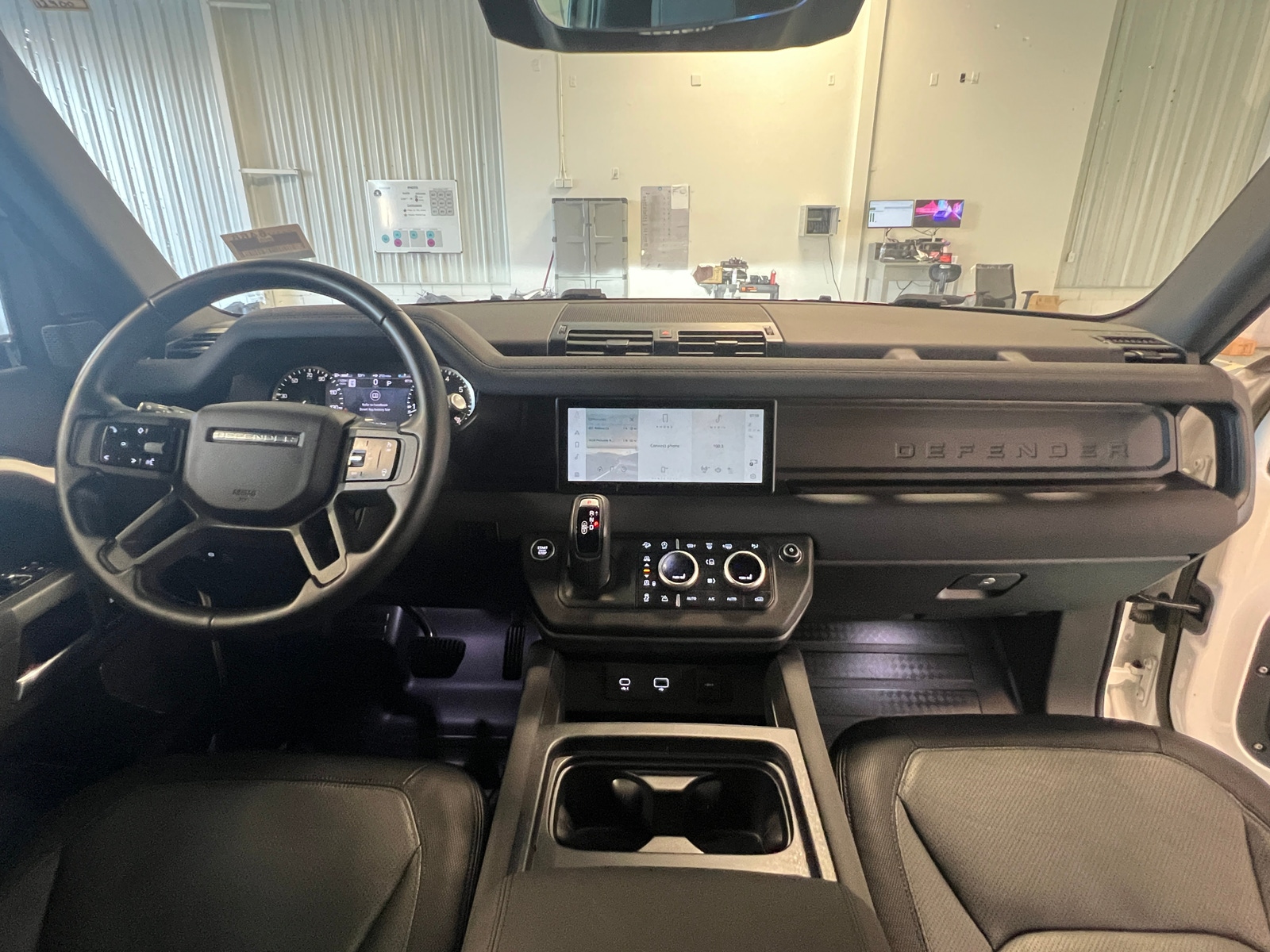 Thumbnail: 2023 Land Rover Defender - 3