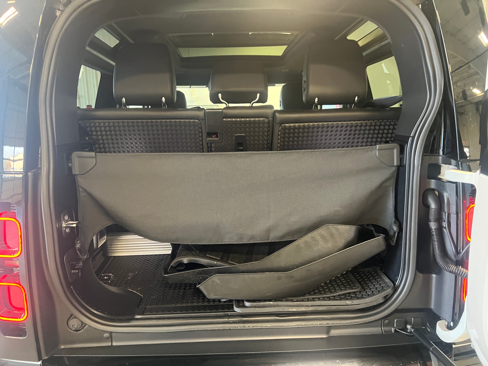 Thumbnail: 2023 Land Rover Defender - 7