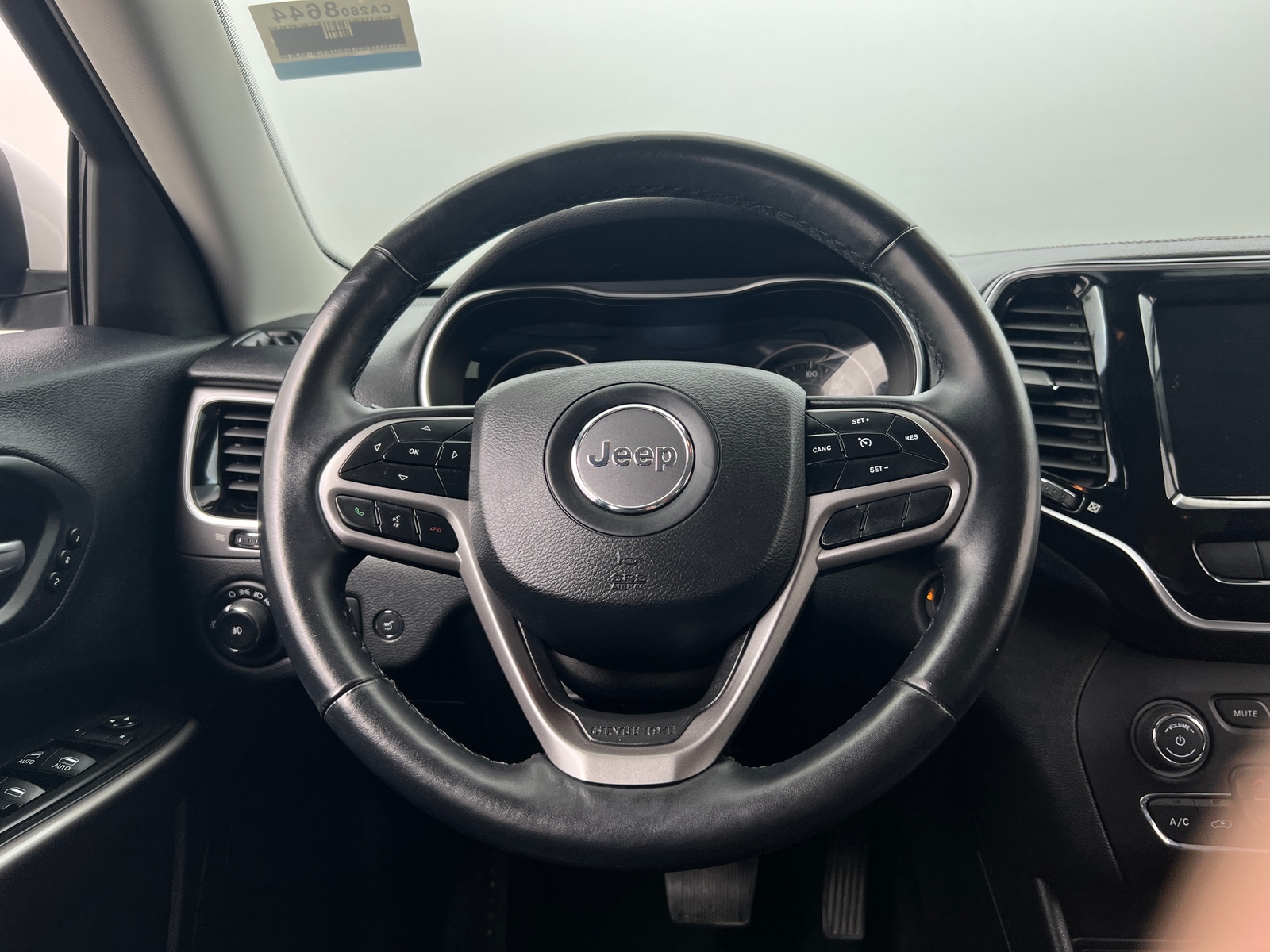 Thumbnail: 2019 Jeep Cherokee - 4