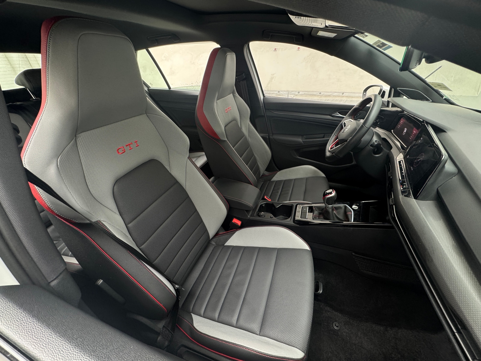 Thumbnail: 2023 Volkswagen Golf - 2