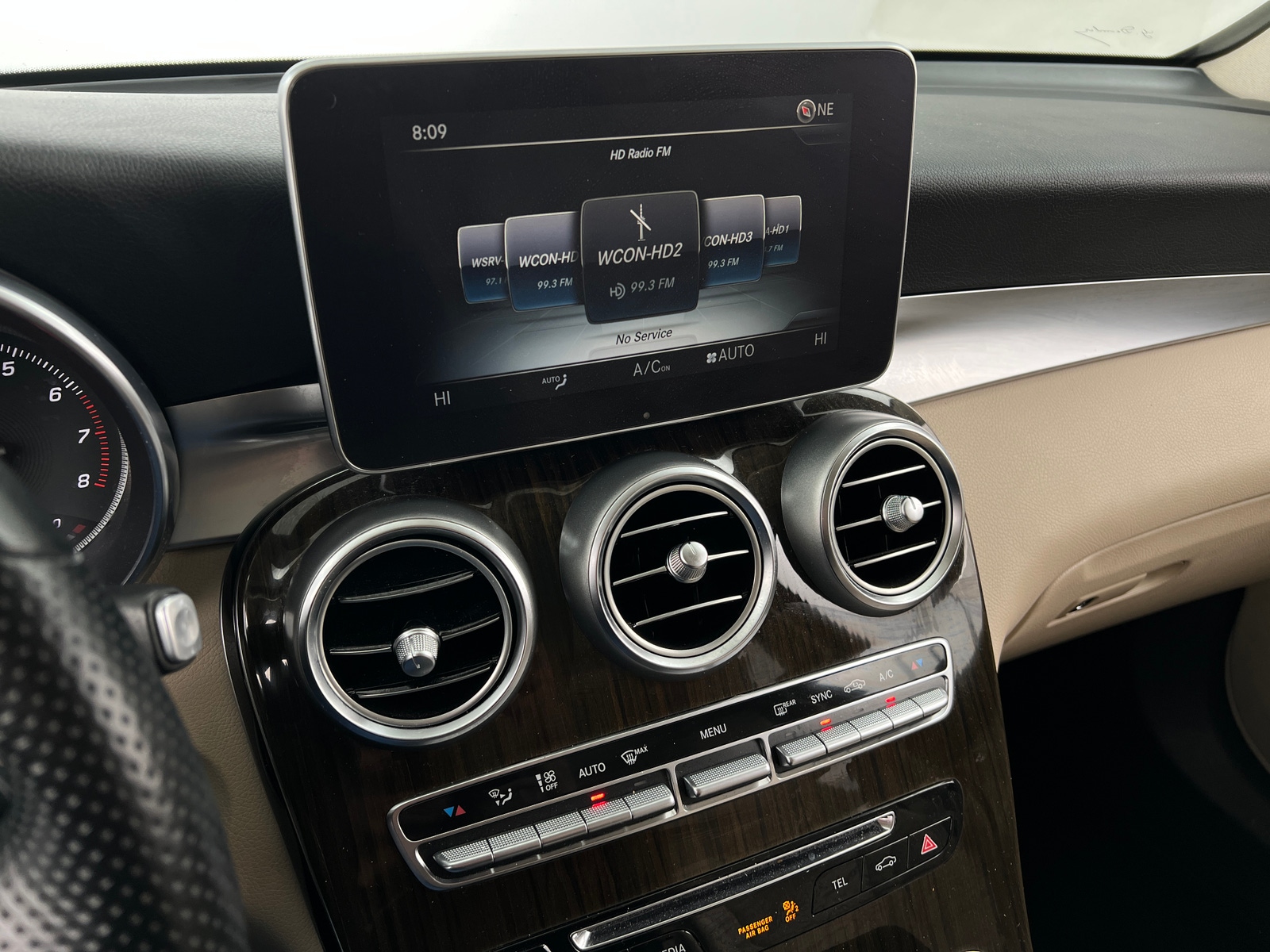 Thumbnail: 2016 Mercedes-Benz GLC - 3