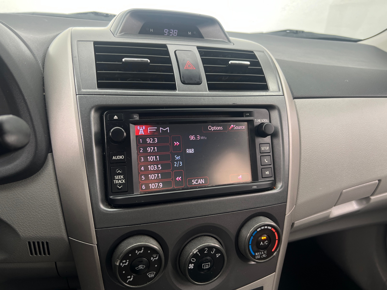 Thumbnail: 2013 Toyota Corolla - 4