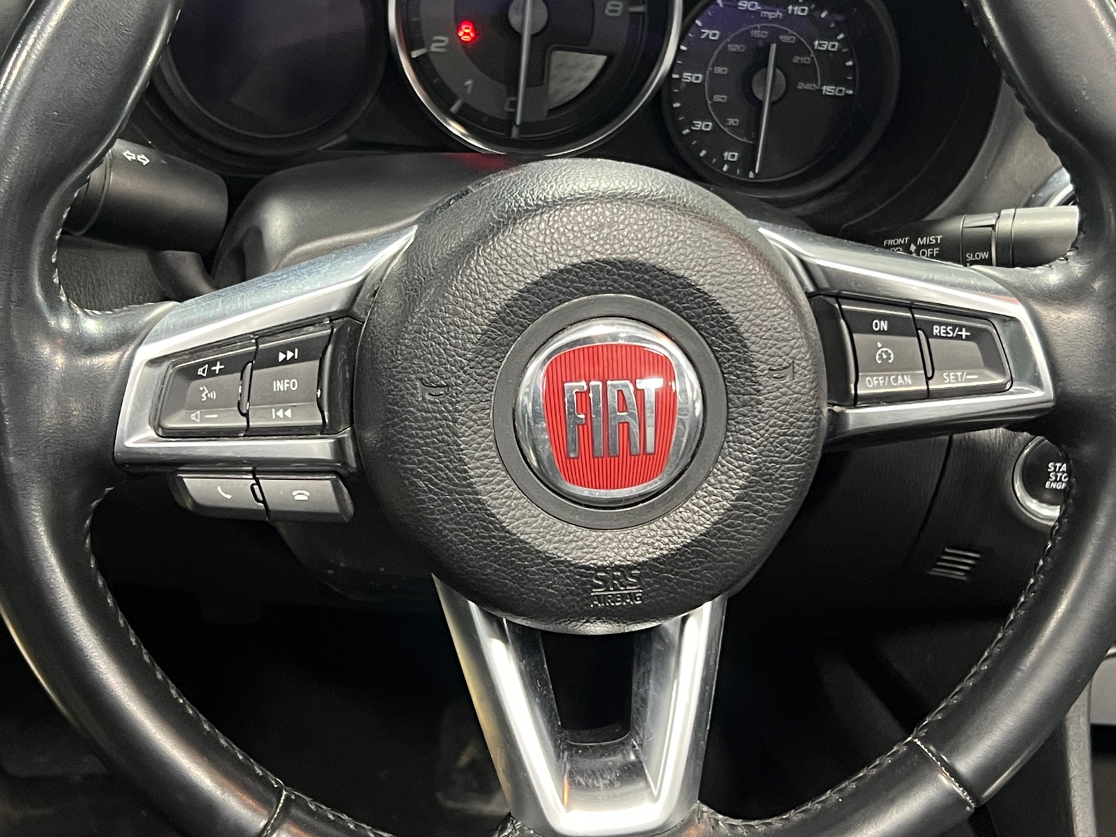 Thumbnail: 2017 Fiat 124 Spider - 4