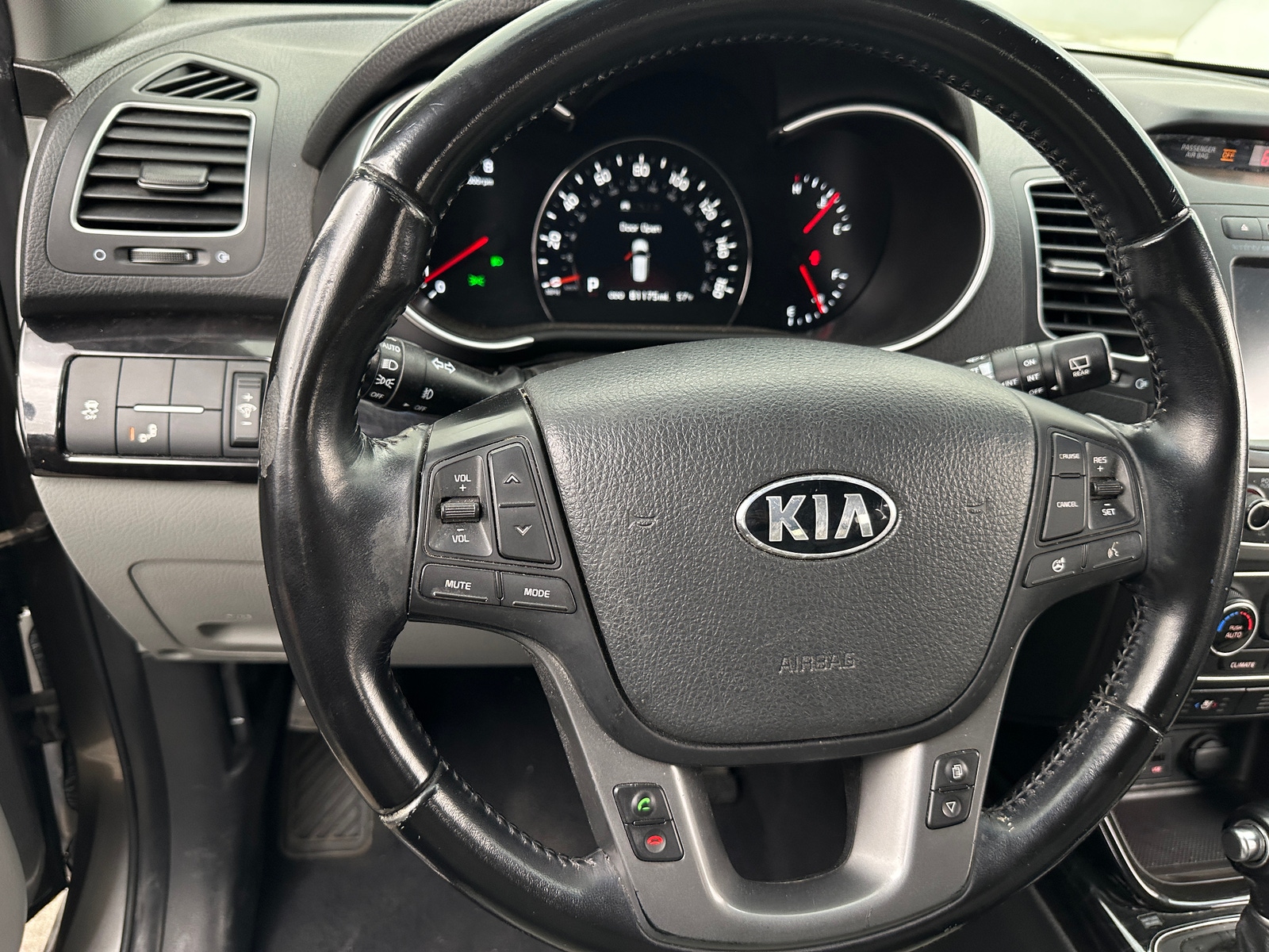 Thumbnail: 2014 Kia Sorento - 4