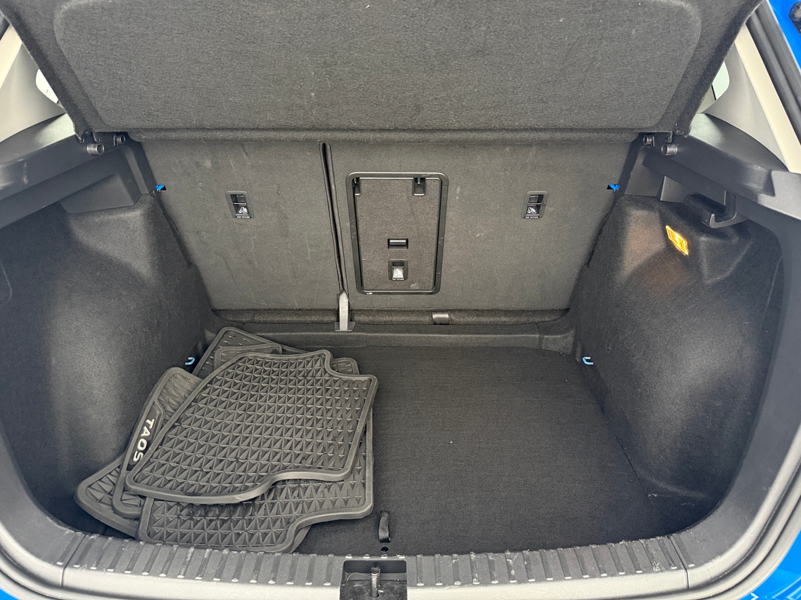 Thumbnail: 2023 Volkswagen Taos - 6