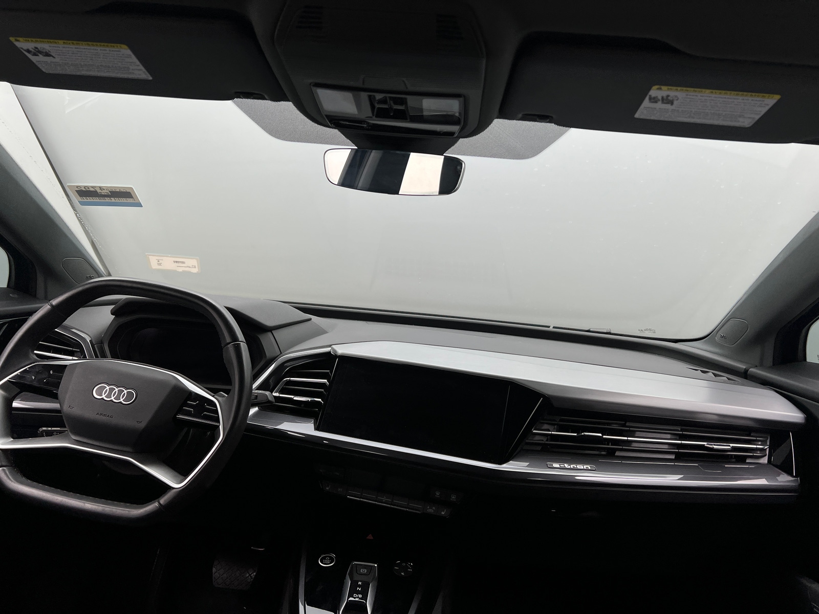 Thumbnail: 2022 Audi Q4 e-tron - 2