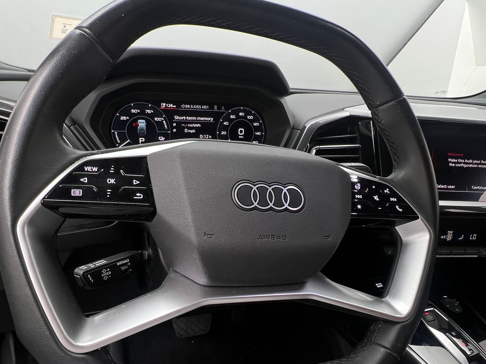 Thumbnail: 2022 Audi Q4 e-tron - 4