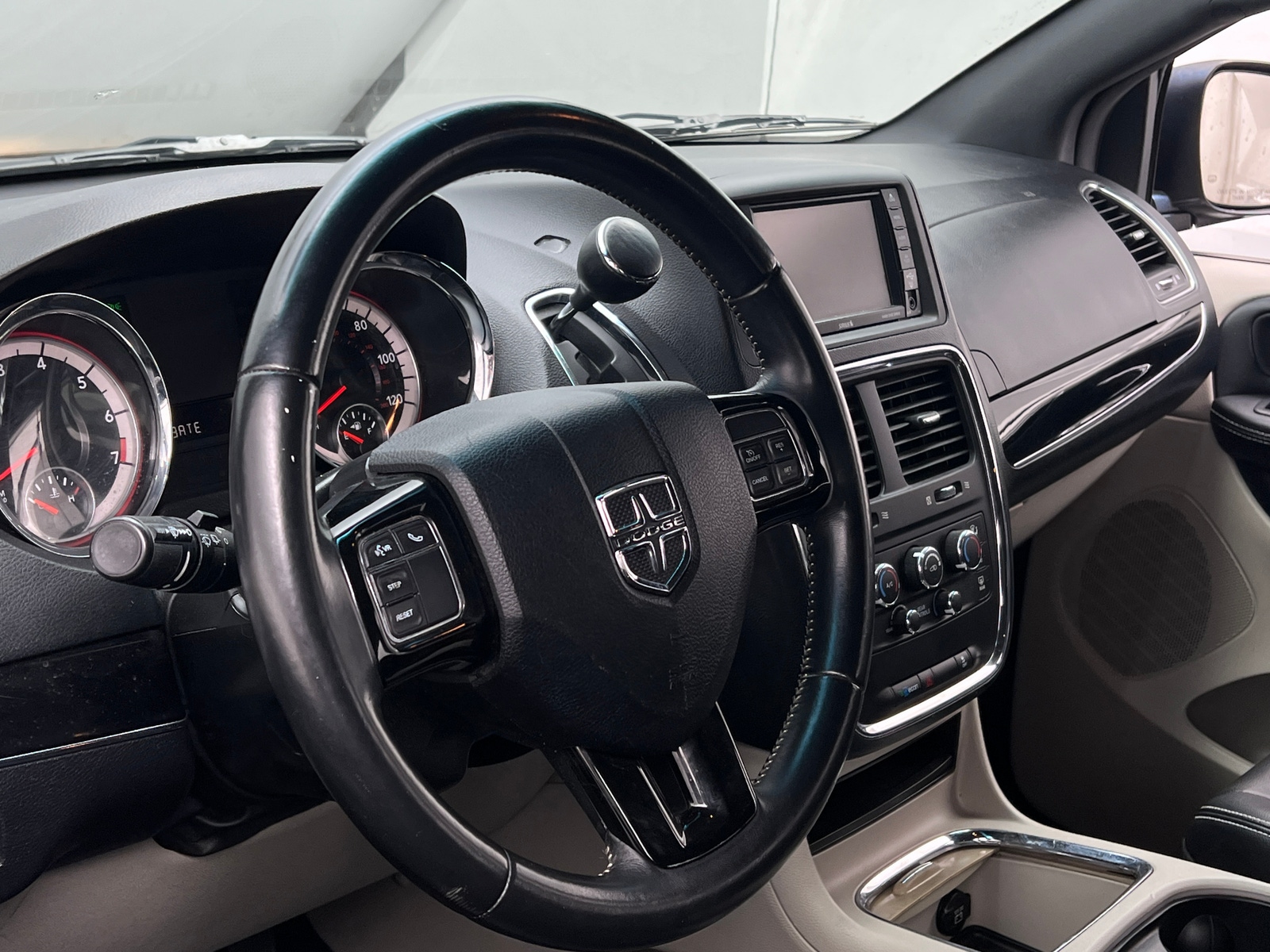 Thumbnail: 2017 Dodge Grand Caravan - 4