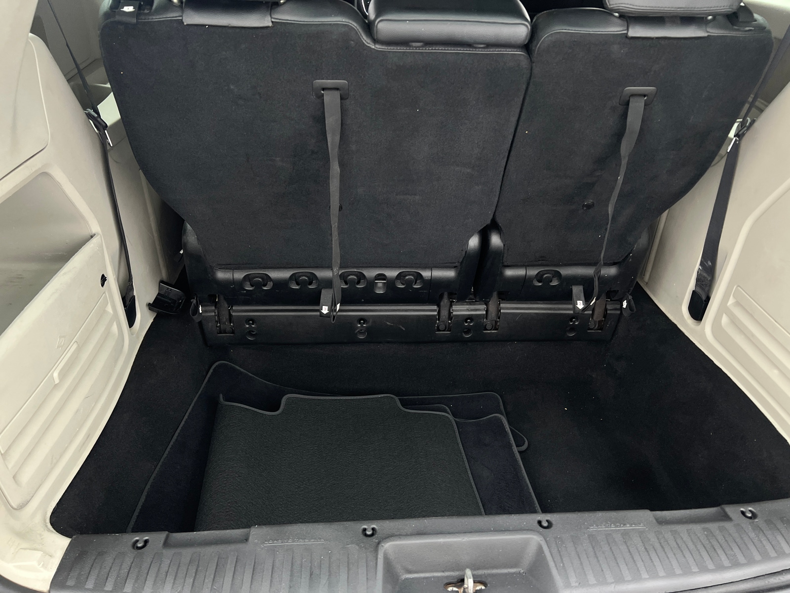 Thumbnail: 2017 Dodge Grand Caravan - 6