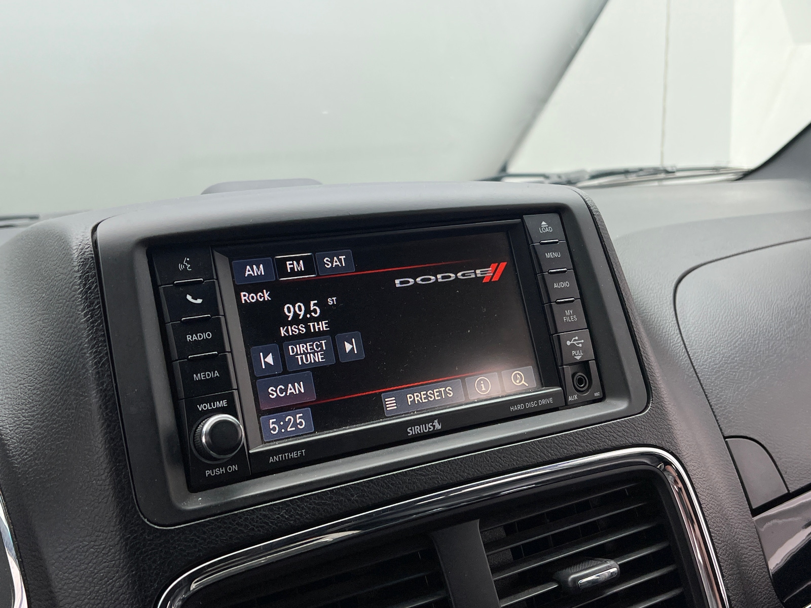 Thumbnail: 2017 Dodge Grand Caravan - 3