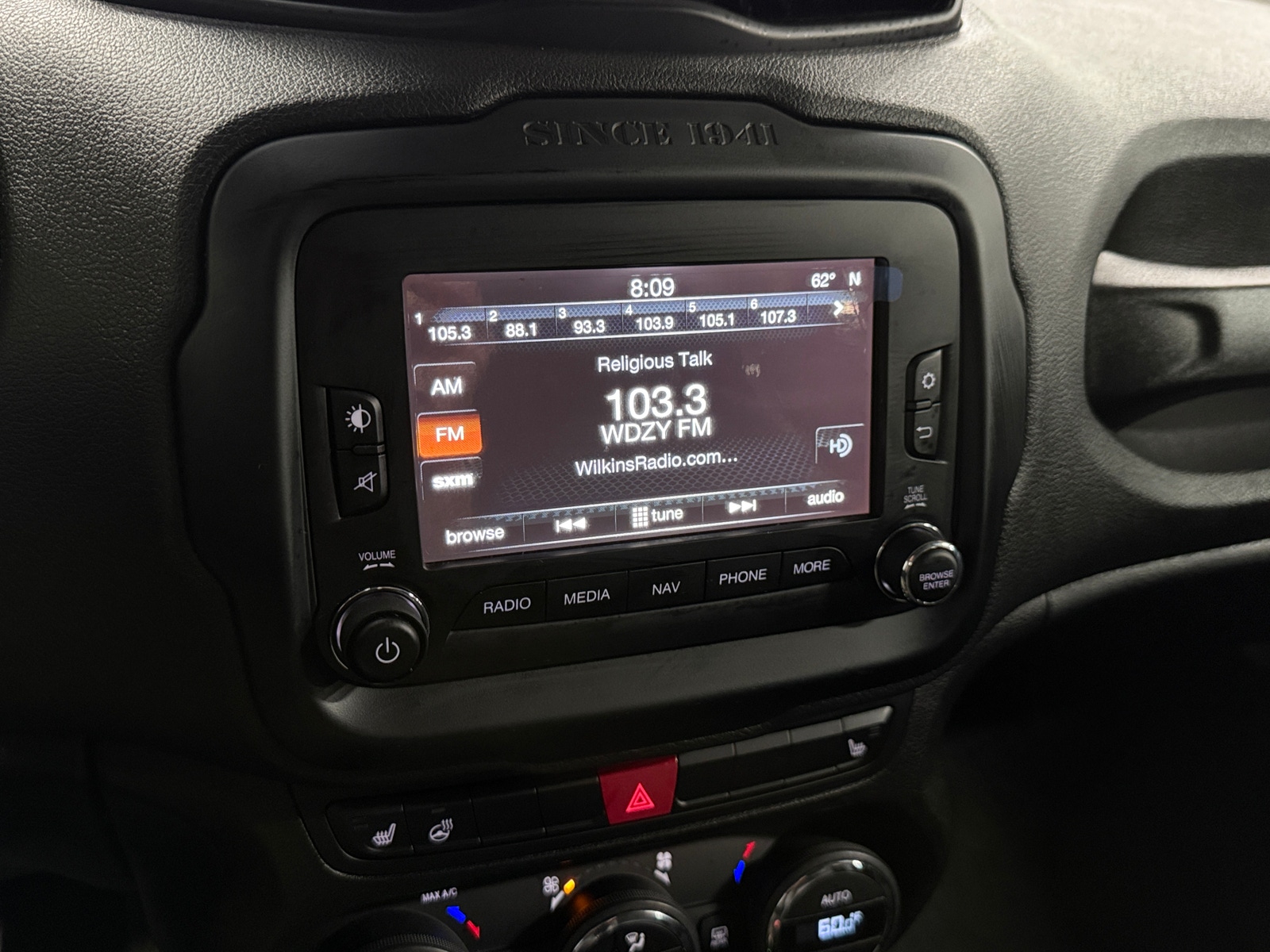 Thumbnail: 2017 Jeep Renegade - 3