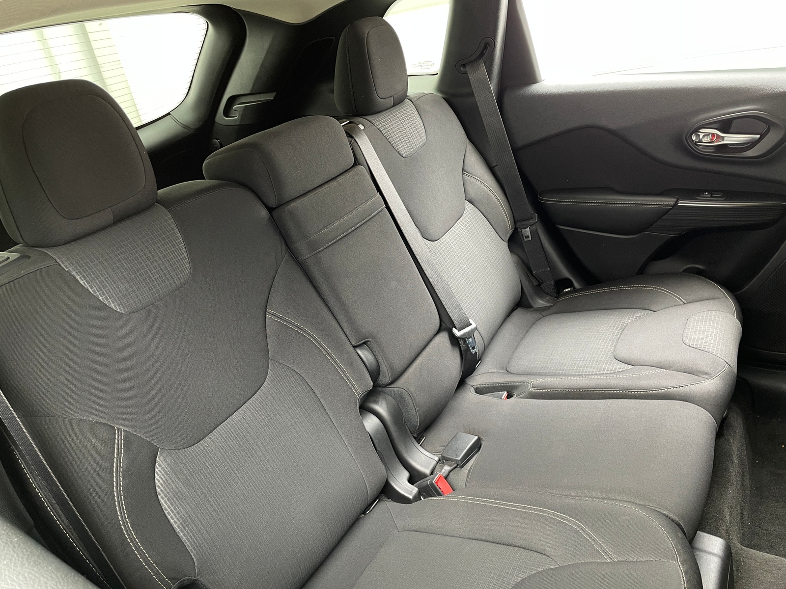 Thumbnail: 2015 Jeep Cherokee - 6