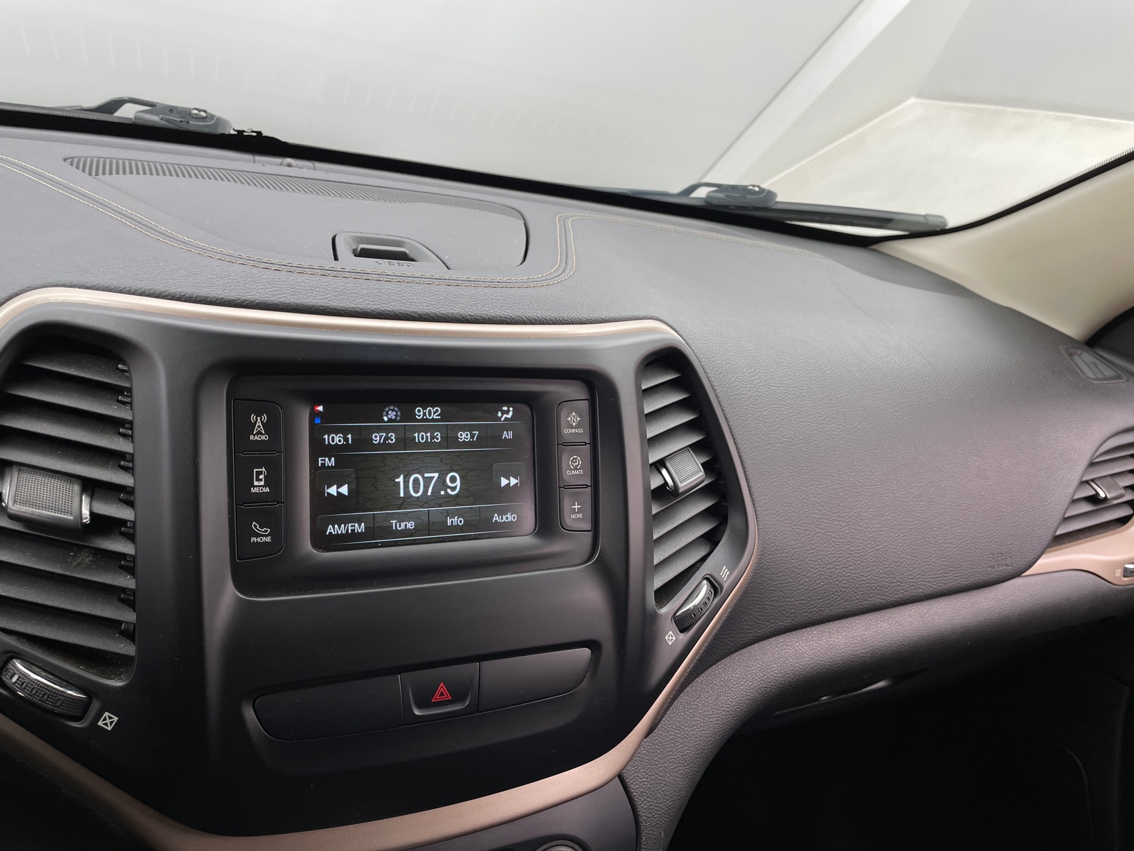 Thumbnail: 2015 Jeep Cherokee - 4