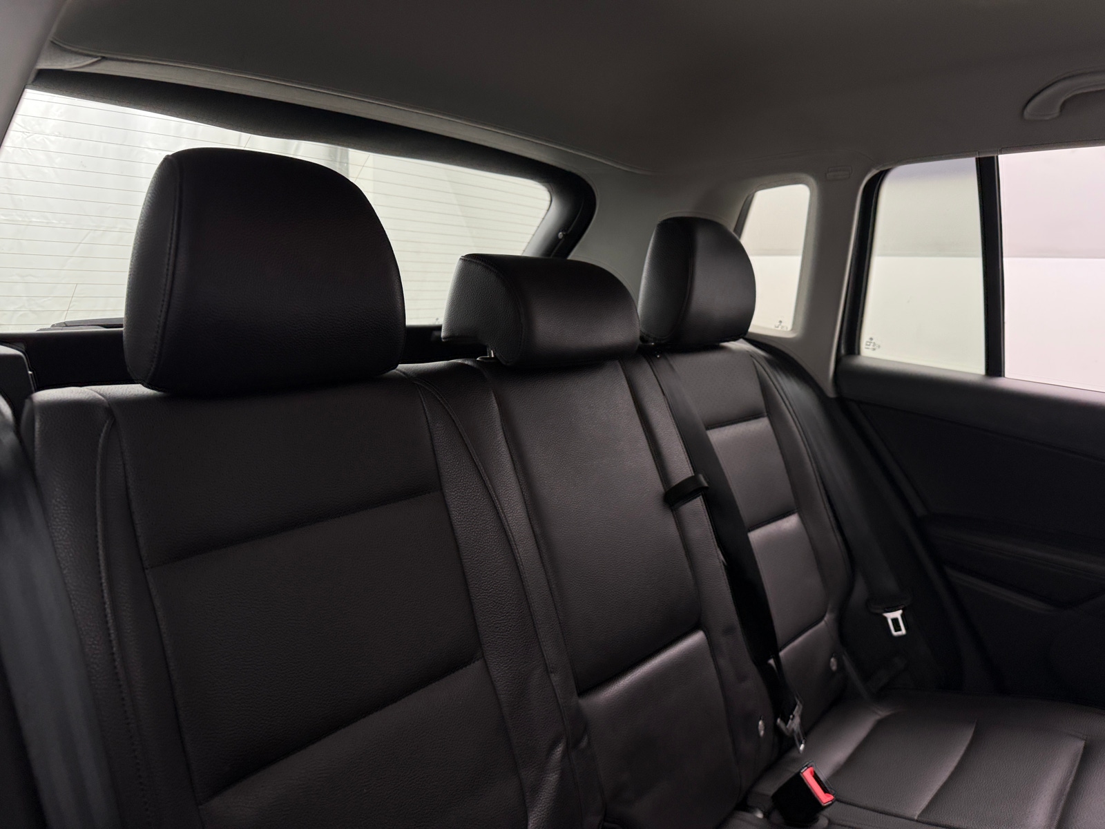 Thumbnail: 2016 Volkswagen Tiguan - 6
