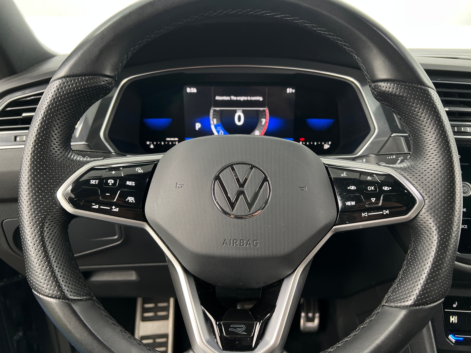 Thumbnail: 2023 Volkswagen Tiguan - 4