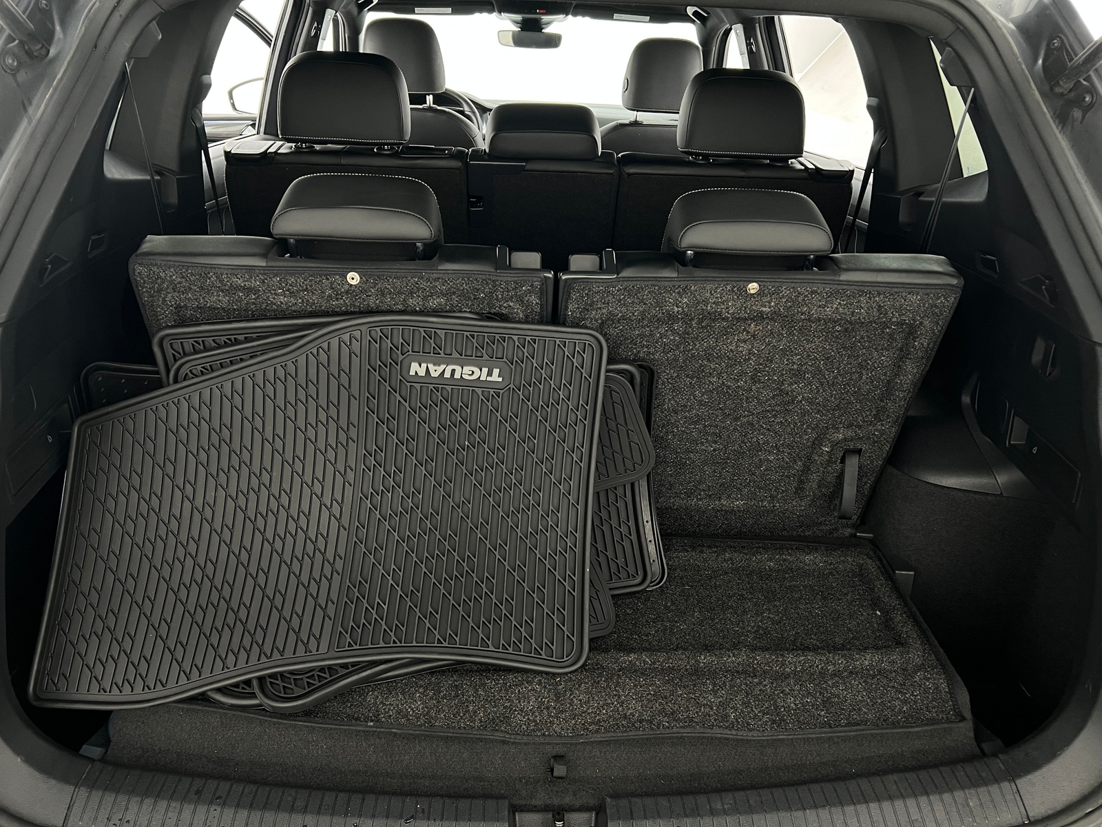 Thumbnail: 2023 Volkswagen Tiguan - 6