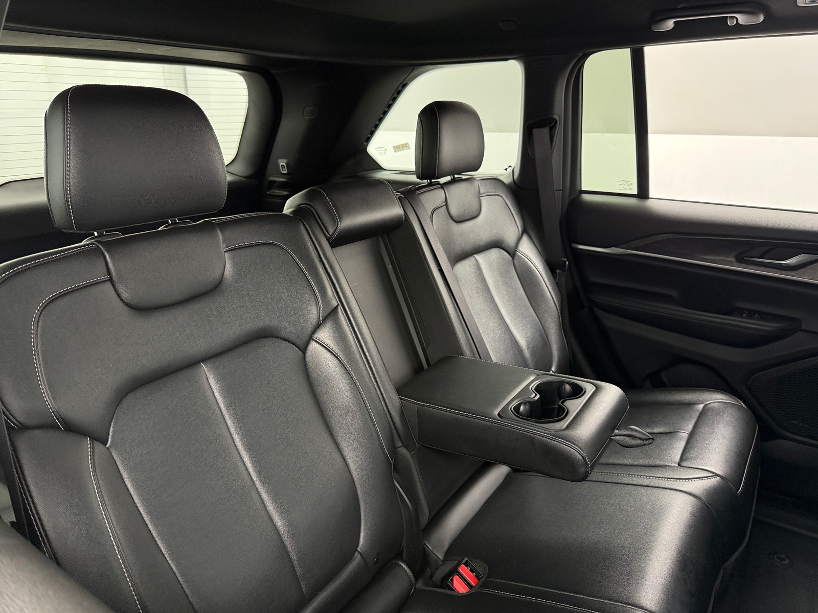 Thumbnail: 2024 Jeep Grand Cherokee - 5