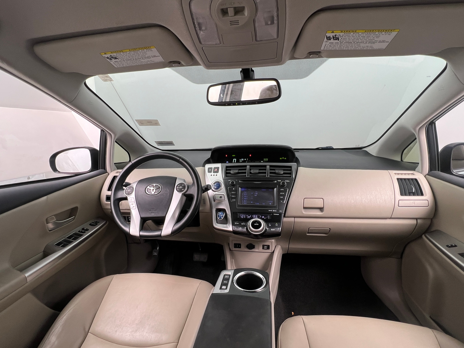 Thumbnail: 2013 Toyota Prius v - 3