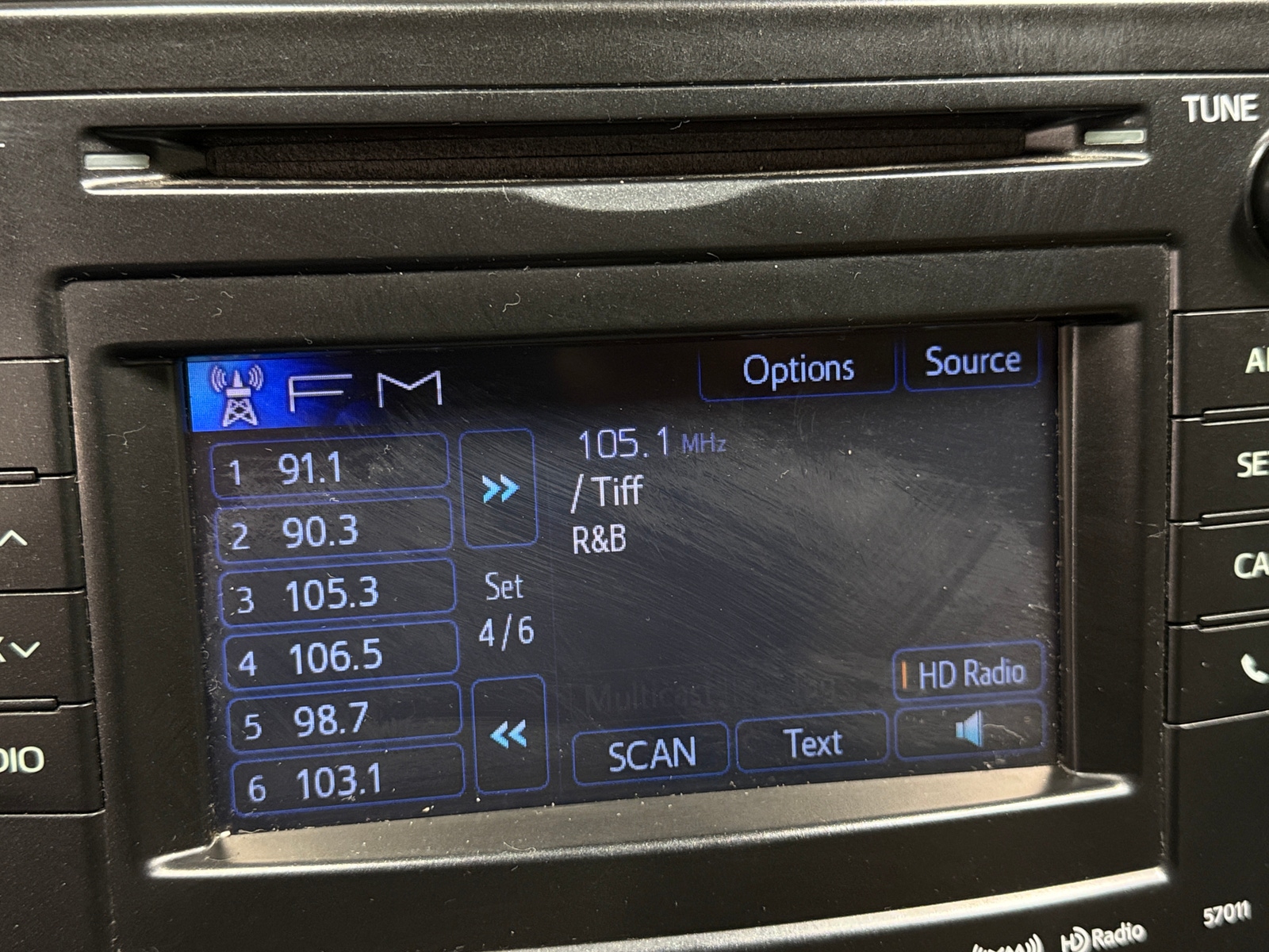 Thumbnail: 2013 Toyota Prius v - 4