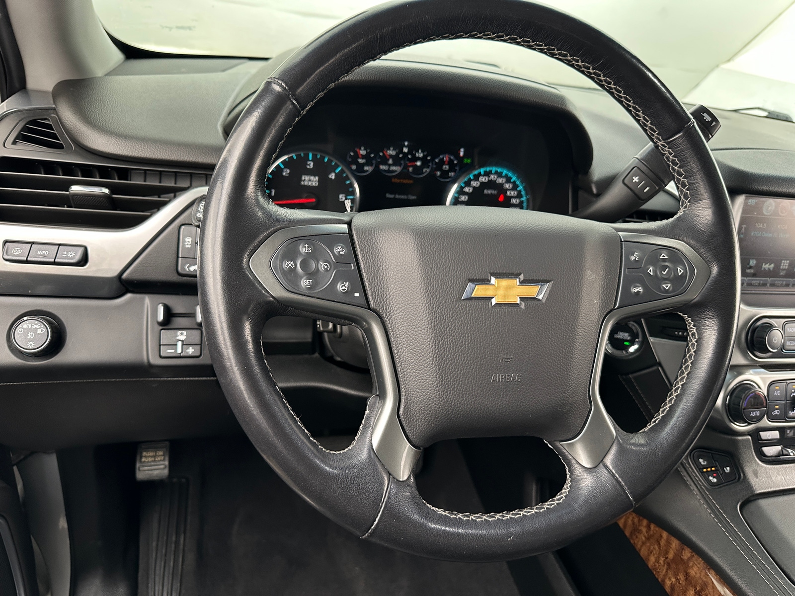 Thumbnail: 2019 Chevrolet Suburban - 4