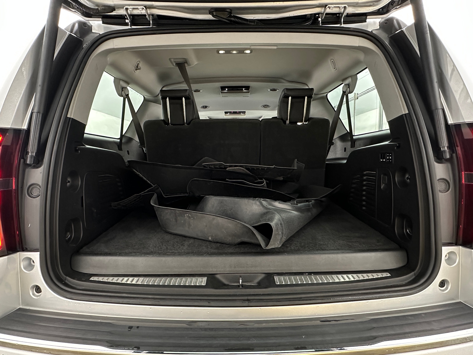 Thumbnail: 2019 Chevrolet Suburban - 6